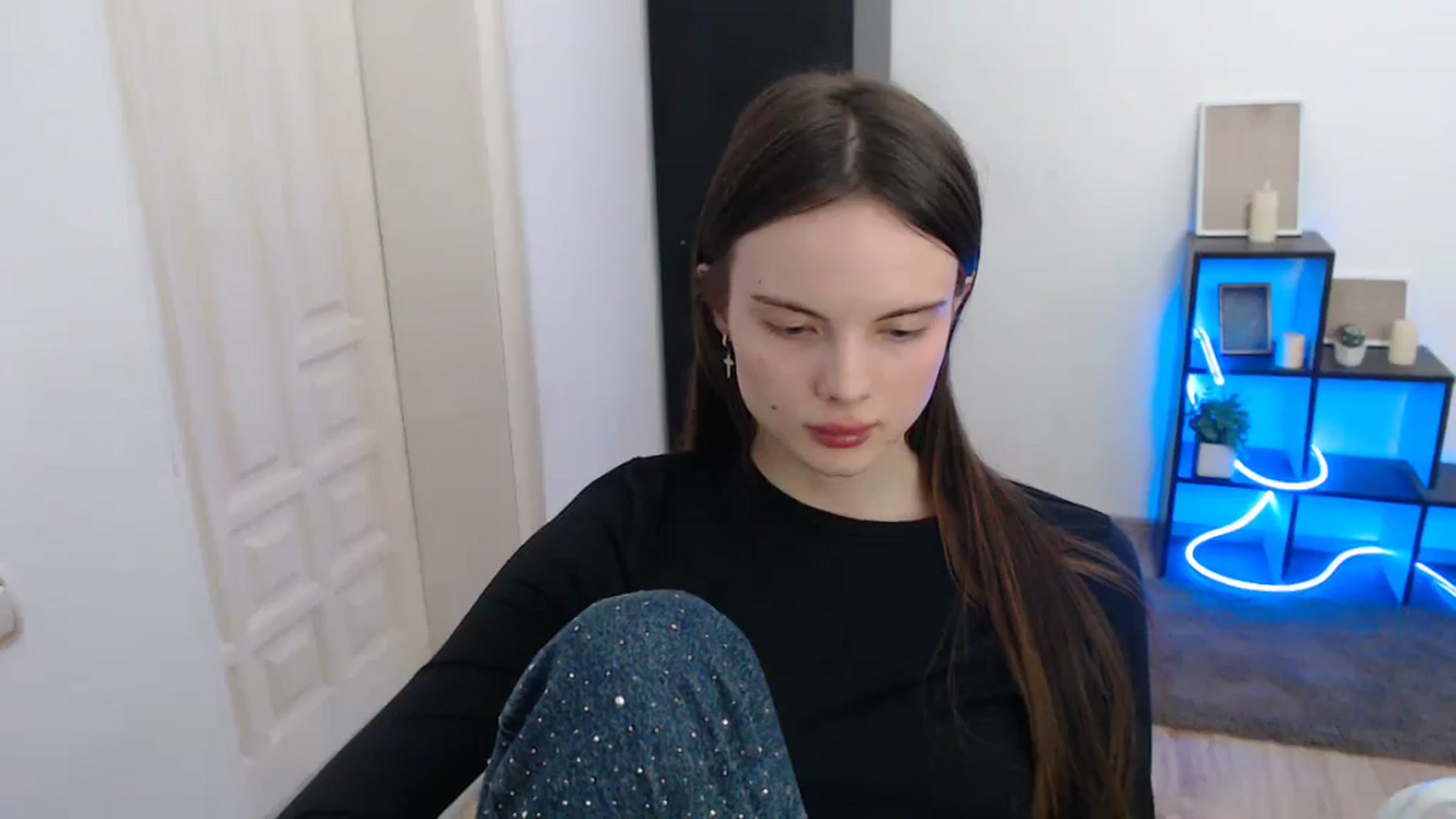 Gallery image thumbnail from Ariella_ari's myfreecams stream on, 12/26/2025, 18:56 image 15 of 20