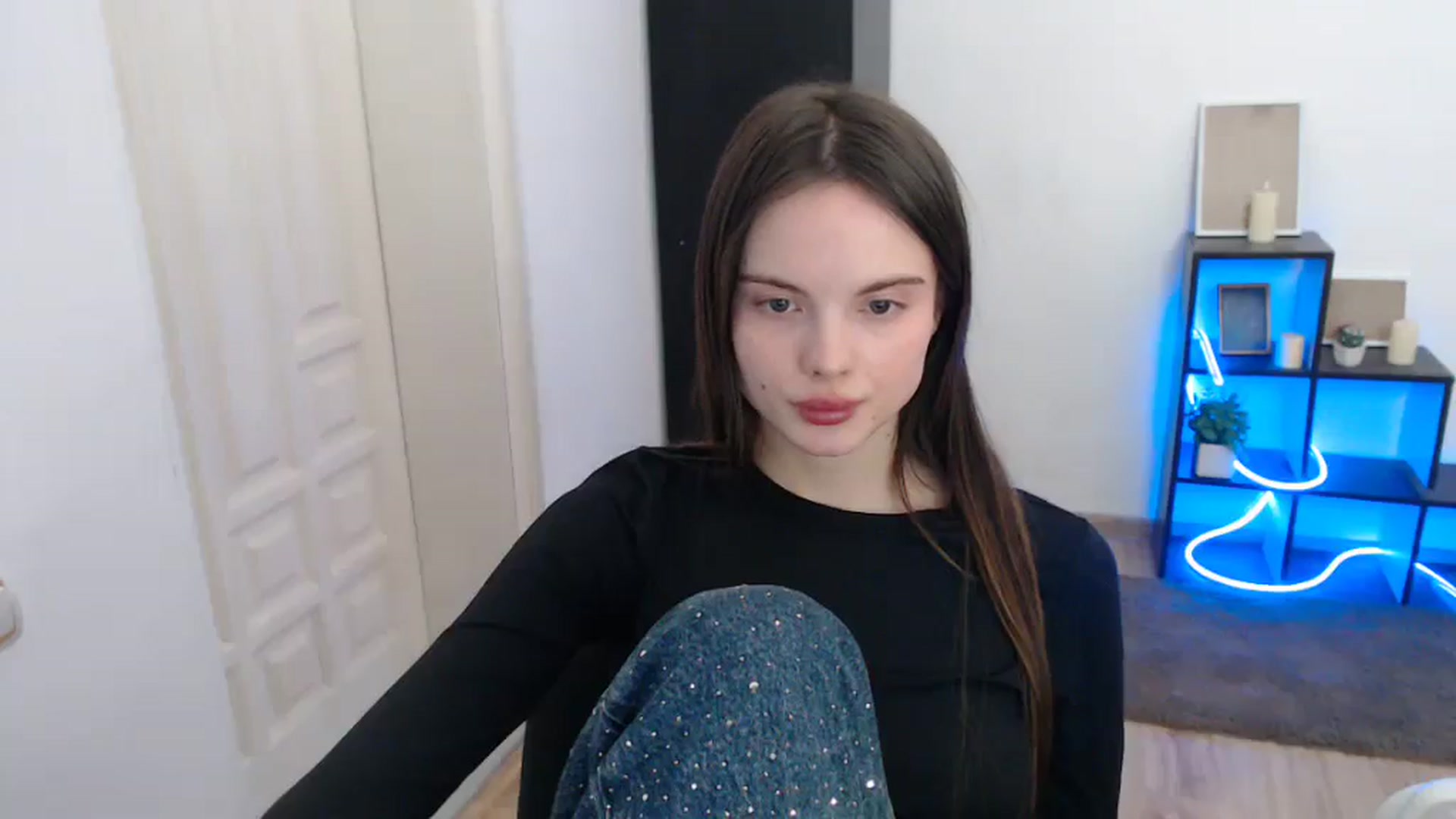 Gallery image thumbnail from Ariella_ari's myfreecams stream on, 12/26/2025, 18:56 image 17 of 20
