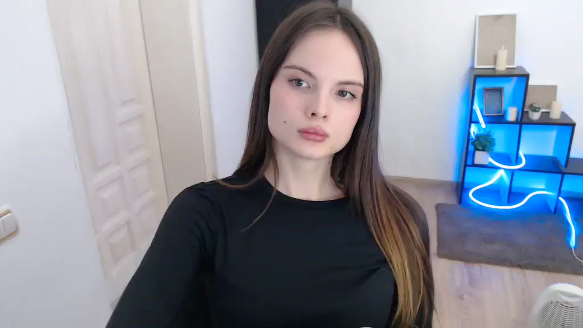 Gallery image thumbnail from Ariella_ari's myfreecams stream on, 12/29/2025, 17:03 image 1 of 20