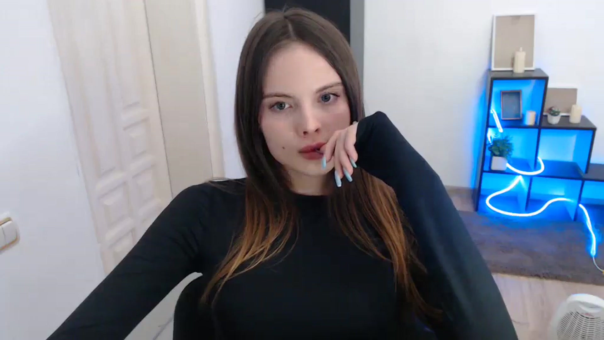 Gallery image thumbnail from Ariella_ari's myfreecams stream on, 12/29/2025, 17:03 image 9 of 20