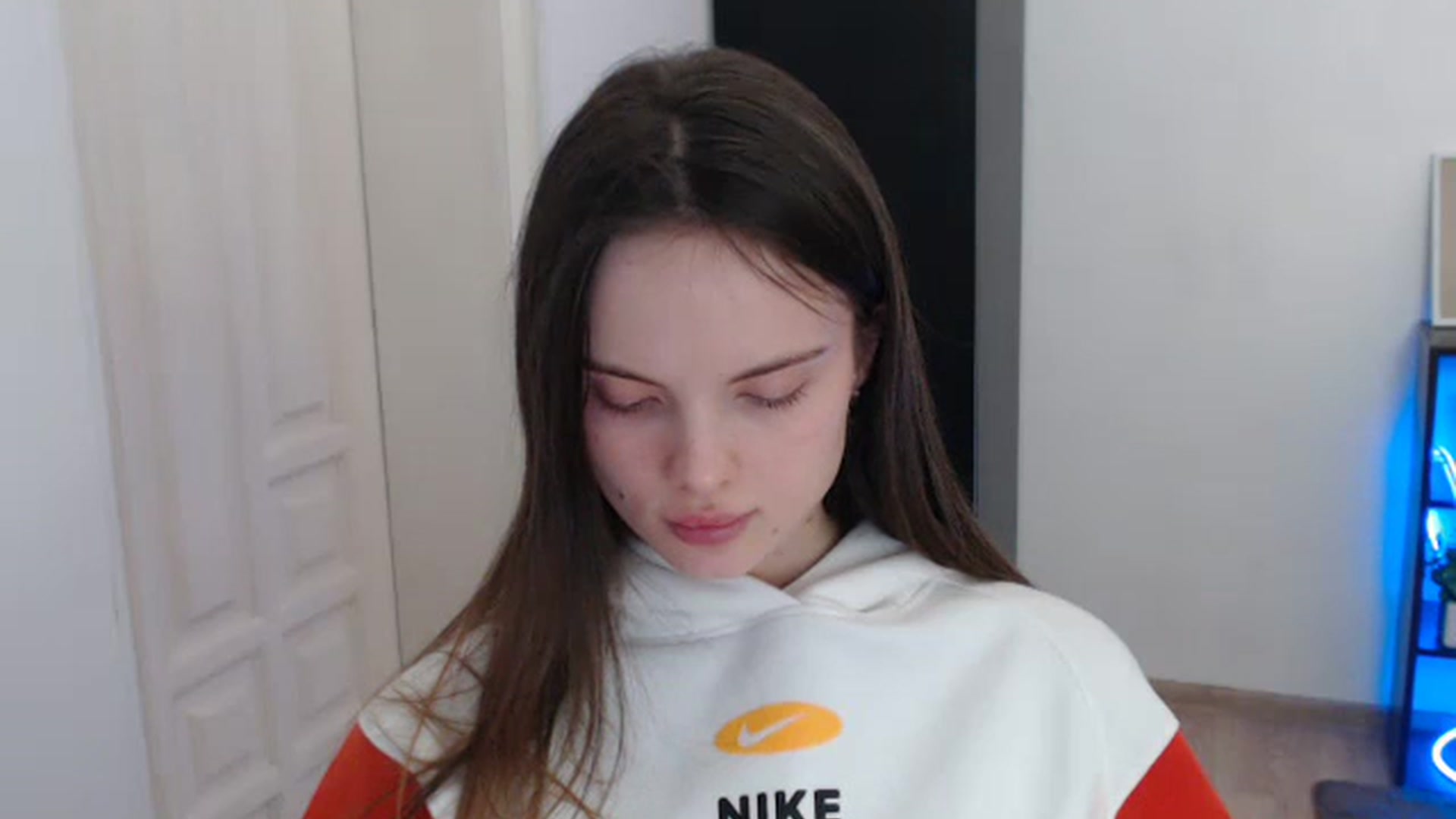 Gallery image thumbnail from Ariella_ari's myfreecams stream on, 01/02/2026, 15:24 image 18 of 20