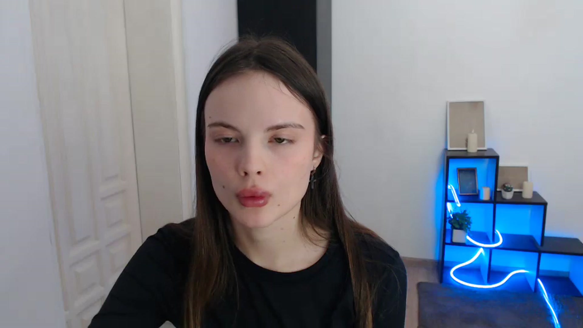 Gallery image thumbnail from Ariella_ari's myfreecams stream on, 01/04/2026, 15:22 image 18 of 20
