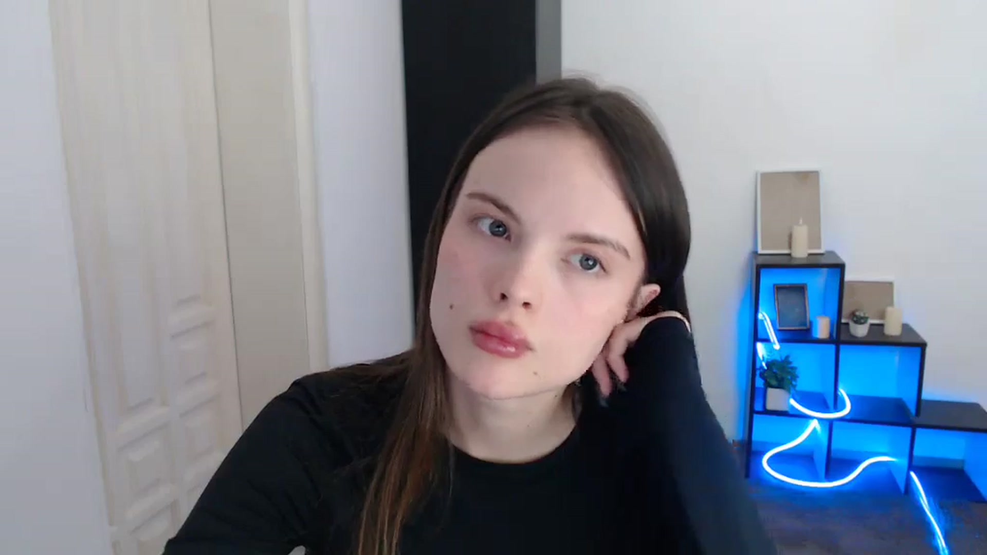 Gallery image thumbnail from Ariella_ari's myfreecams stream on, 01/04/2026, 15:22 image 14 of 20