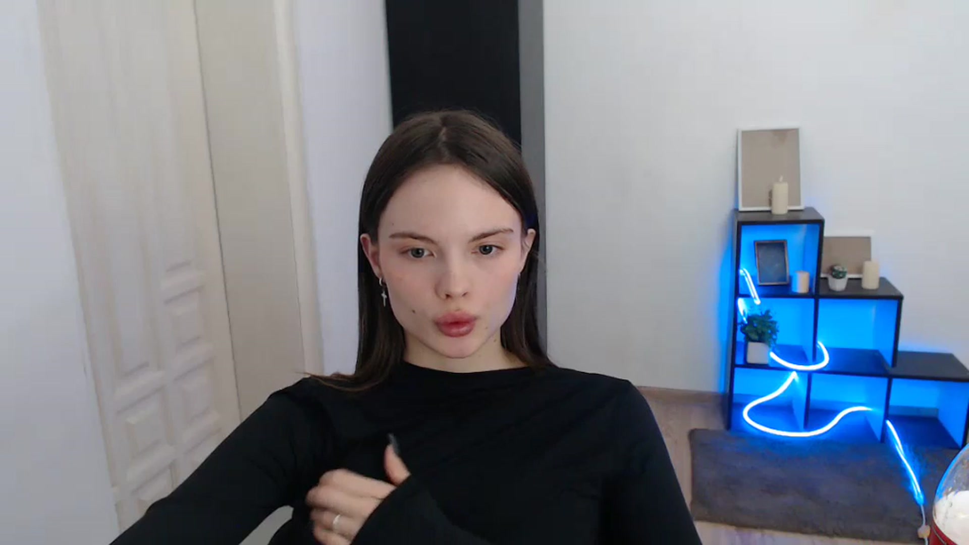 Gallery image thumbnail from Ariella_ari's myfreecams stream on, 01/04/2026, 18:20 image 14 of 20