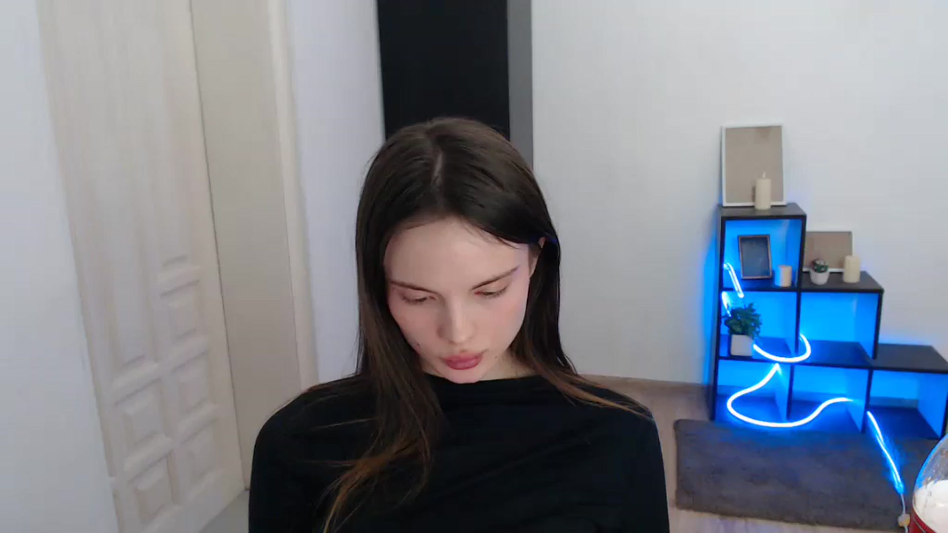Gallery image thumbnail from Ariella_ari's myfreecams stream on, 01/04/2026, 18:20 image 16 of 20