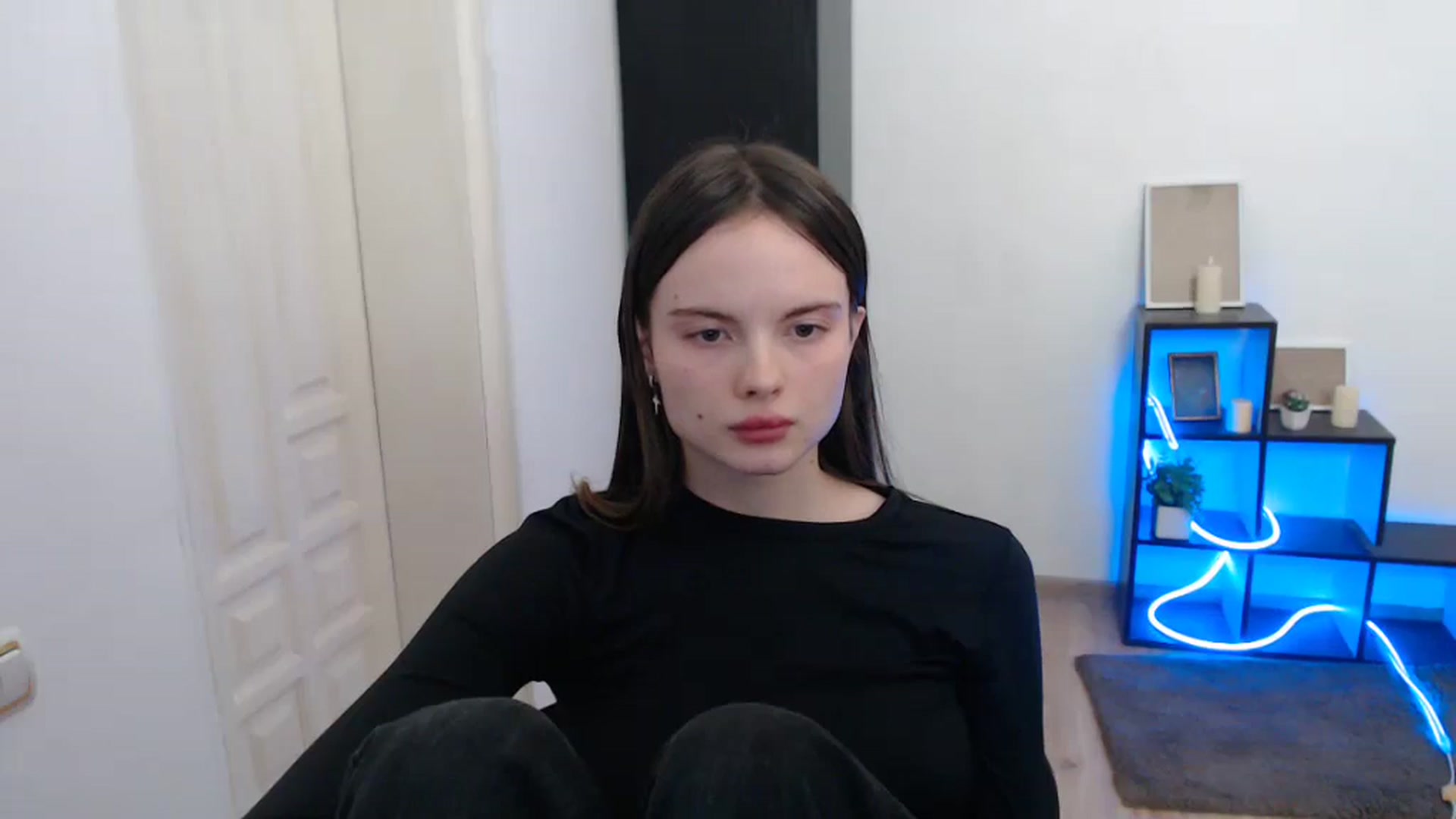 Gallery image thumbnail from Ariella_ari's myfreecams stream on, 01/08/2026, 18:30 image 16 of 20