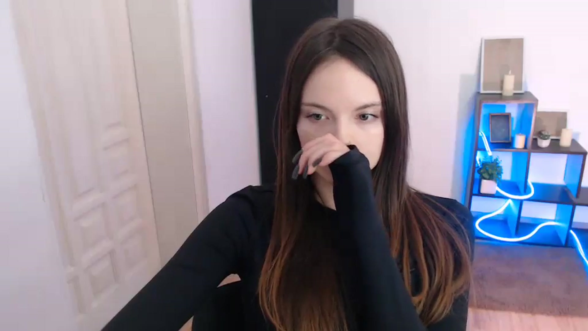 Gallery image thumbnail from Ariella_ari's myfreecams stream on, 01/11/2026, 16:21 image 2 of 20