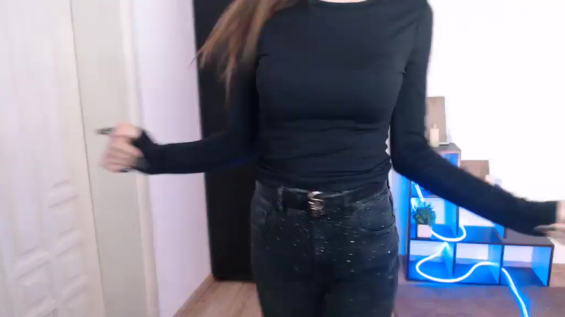 Gallery image thumbnail from Ariella_ari's myfreecams stream on, 01/11/2026, 18:43 image 12 of 20