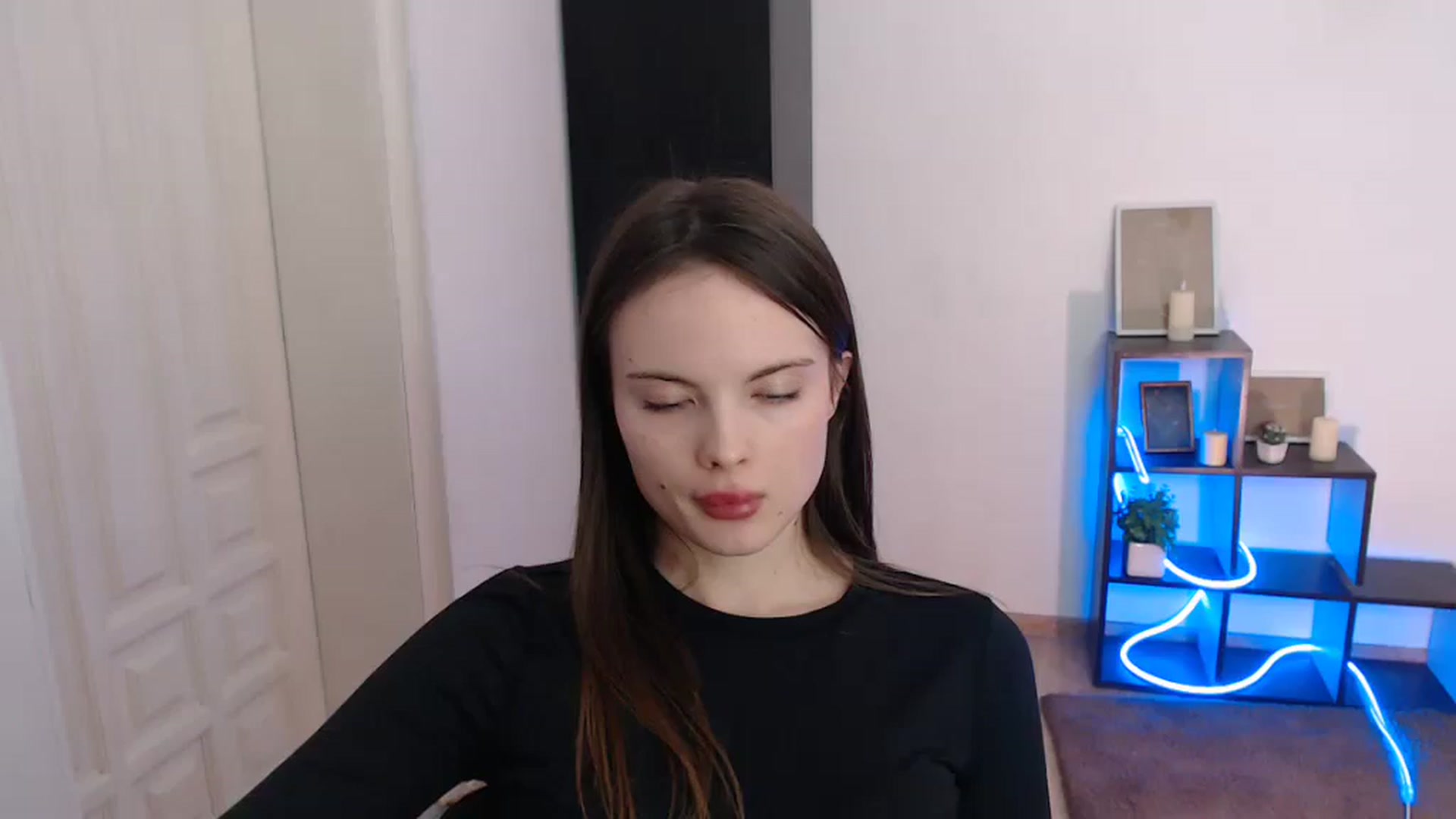 Gallery image thumbnail from Ariella_ari's myfreecams stream on, 01/11/2026, 18:43 image 14 of 20