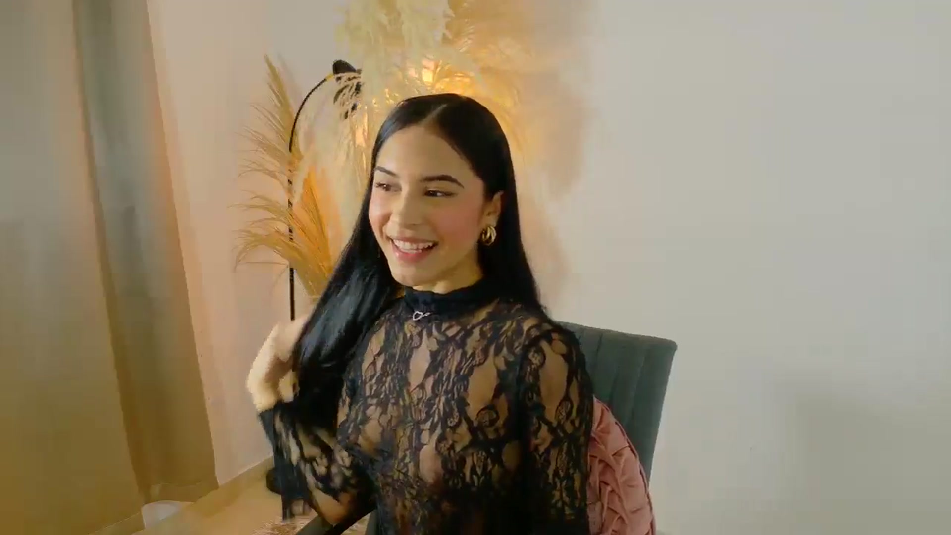 Gallery image thumbnail from Arielle_1's myfreecams stream on, 08/23/2025, 24:00 image 12 of 20