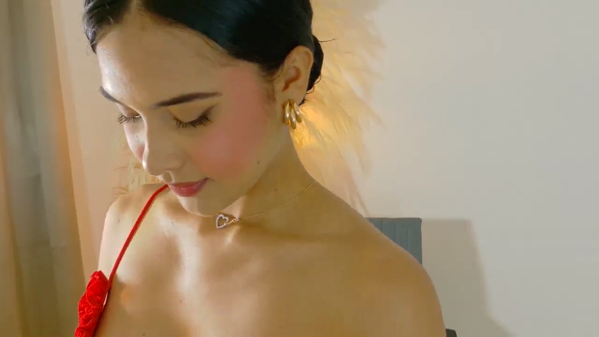 Gallery image thumbnail from Arielle_1's myfreecams stream on, 08/23/2025, 23:08 image 10 of 20