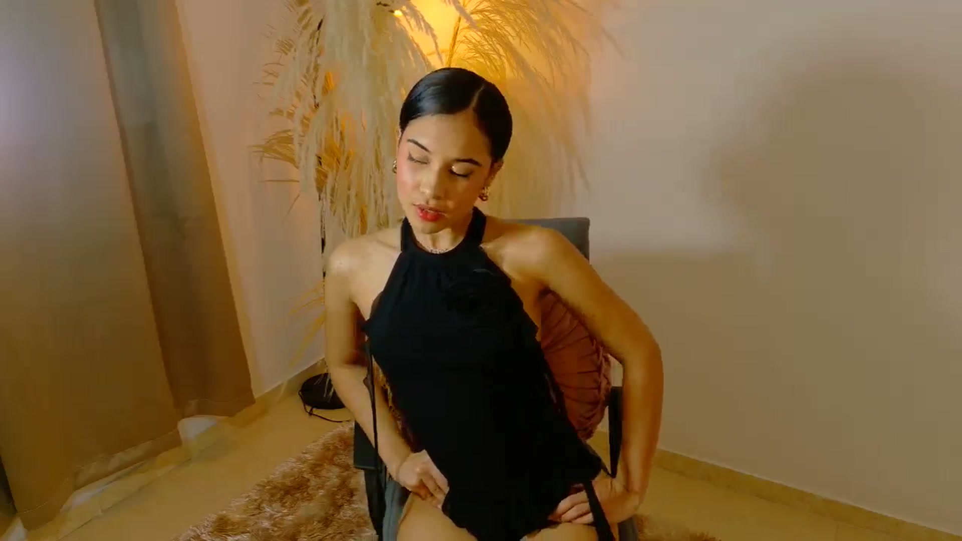 Gallery image thumbnail from Arielle_1's myfreecams stream on, 08/26/2025, 24:02 image 6 of 20