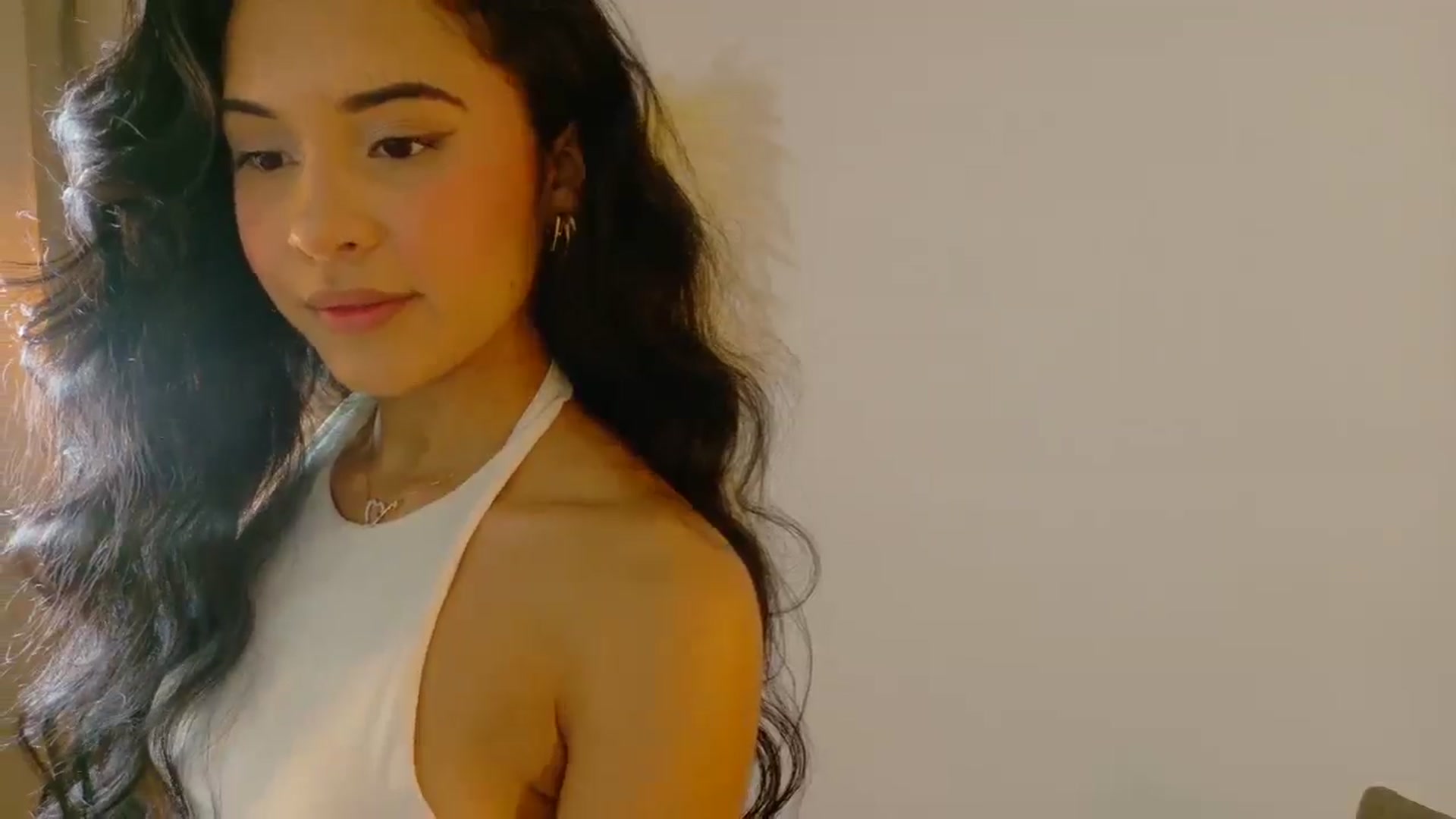 Gallery image thumbnail from Arielle_1's myfreecams stream on, 08/27/2025, 24:04 image 13 of 20
