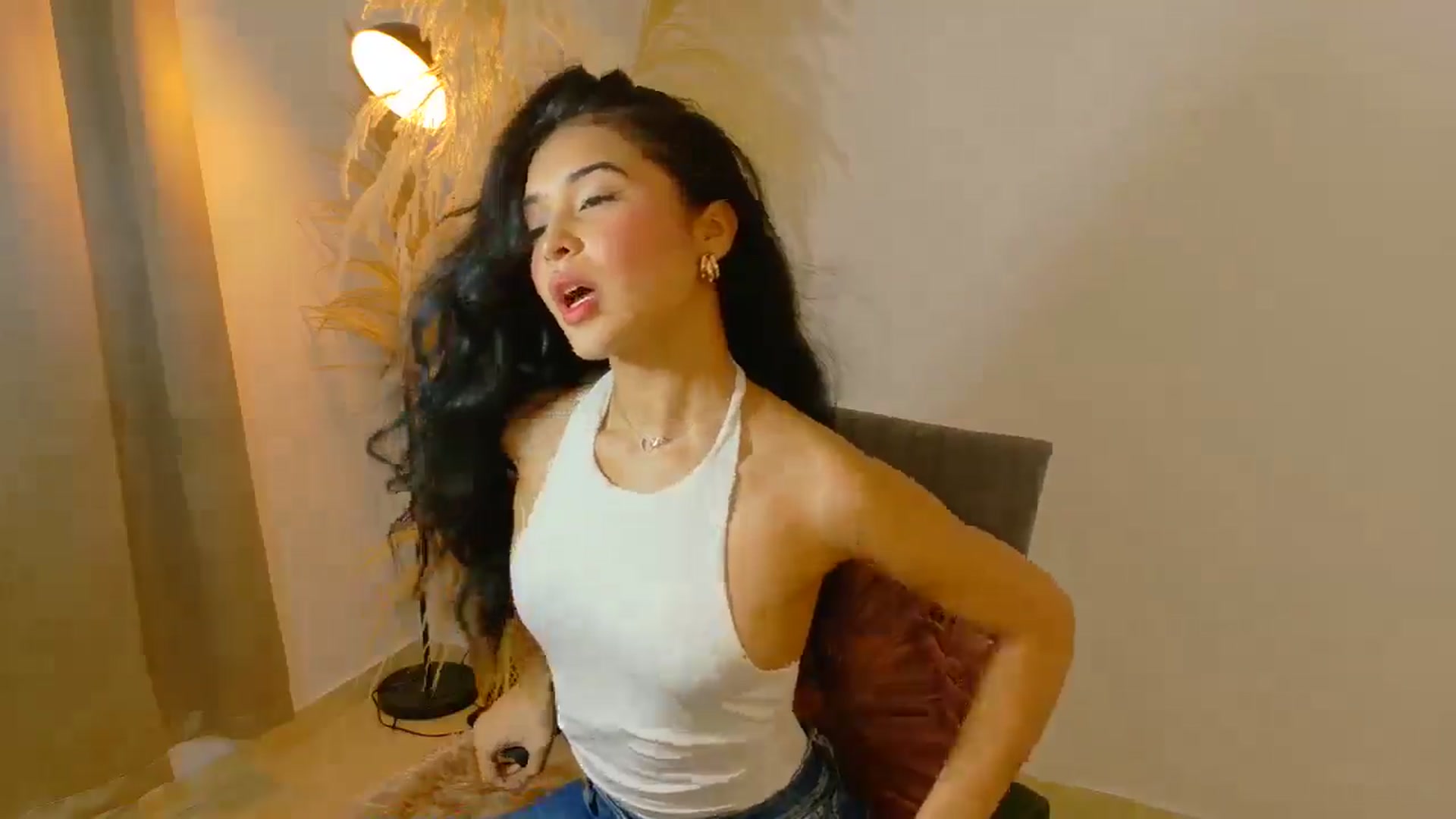 Gallery image thumbnail from Arielle_1's myfreecams stream on, 08/27/2025, 01:51 image 10 of 20