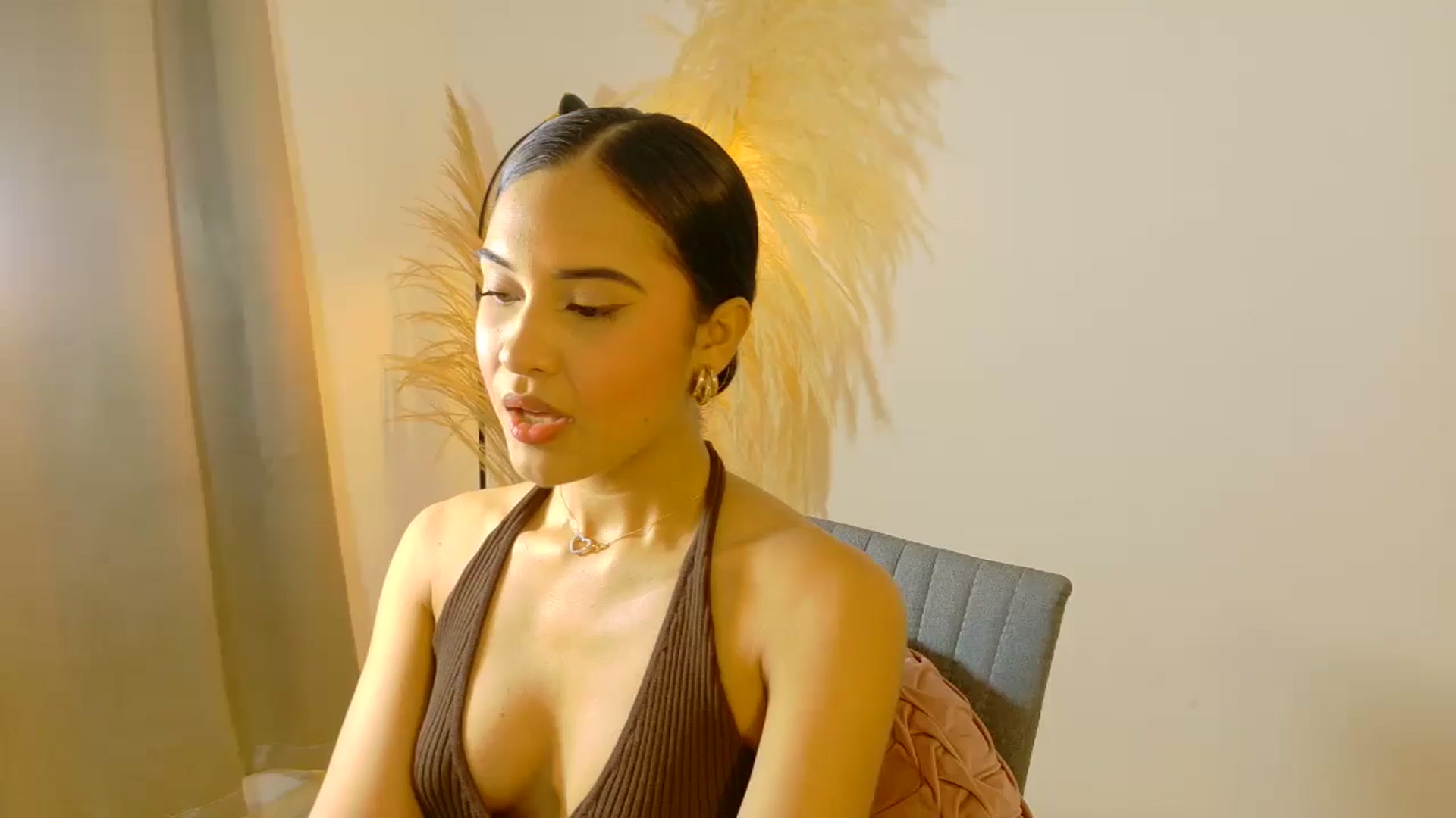 Gallery image thumbnail from Arielle_1's myfreecams stream on, 09/01/2025, 24:13 image 7 of 20