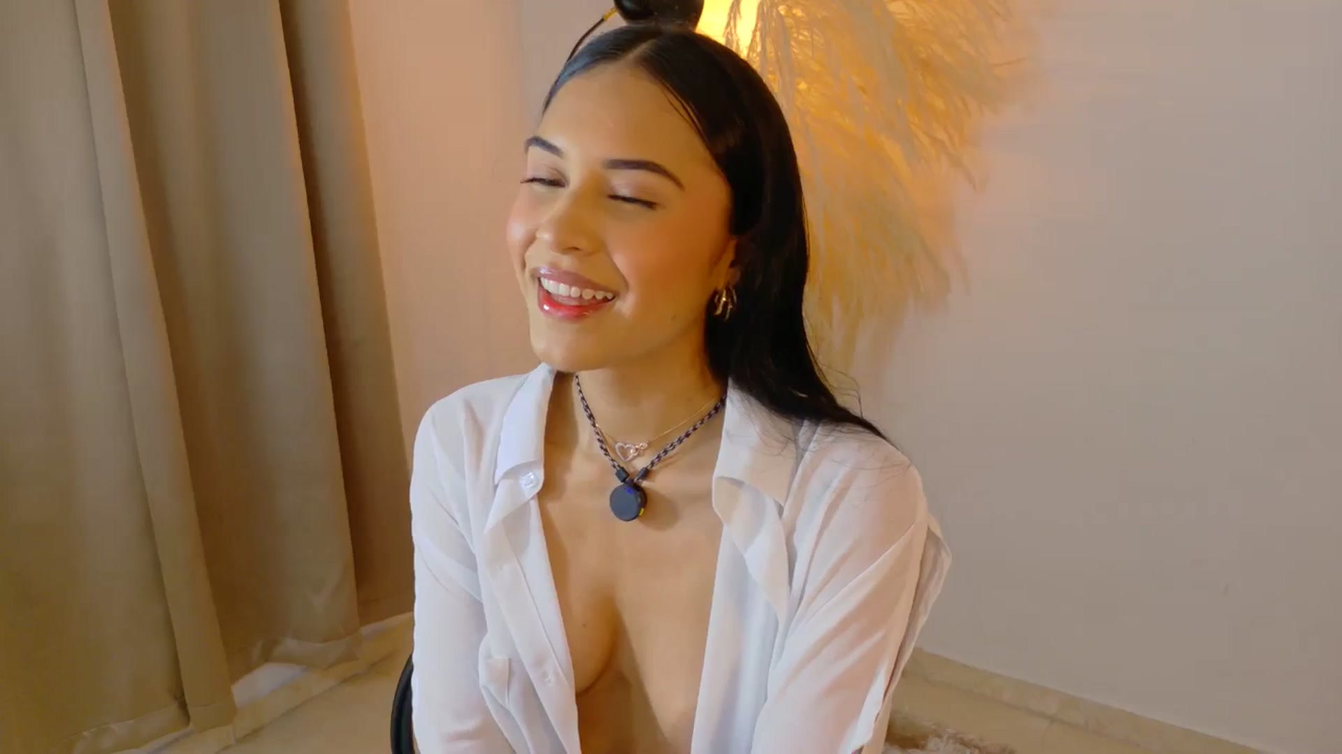 Gallery image thumbnail from Arielle_1's myfreecams stream on, 09/10/2025, 01:17 image 9 of 20
