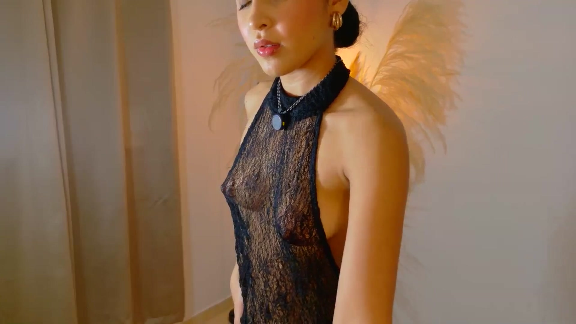 Gallery image thumbnail from Arielle_1's myfreecams stream on, 09/17/2025, 01:13 image 10 of 20
