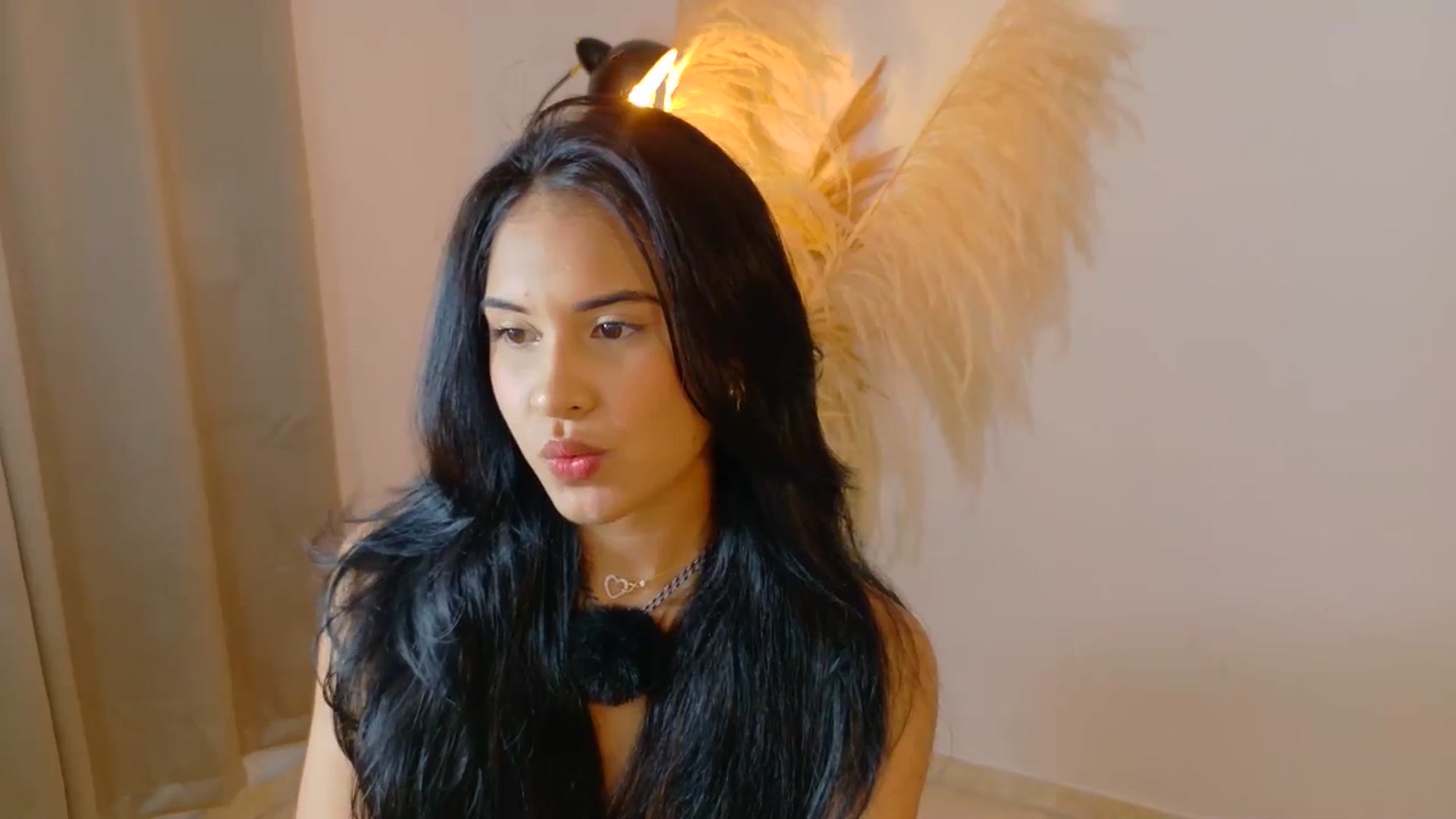 Gallery image thumbnail from Arielle_1's myfreecams stream on, 09/20/2025, 01:33 image 13 of 20
