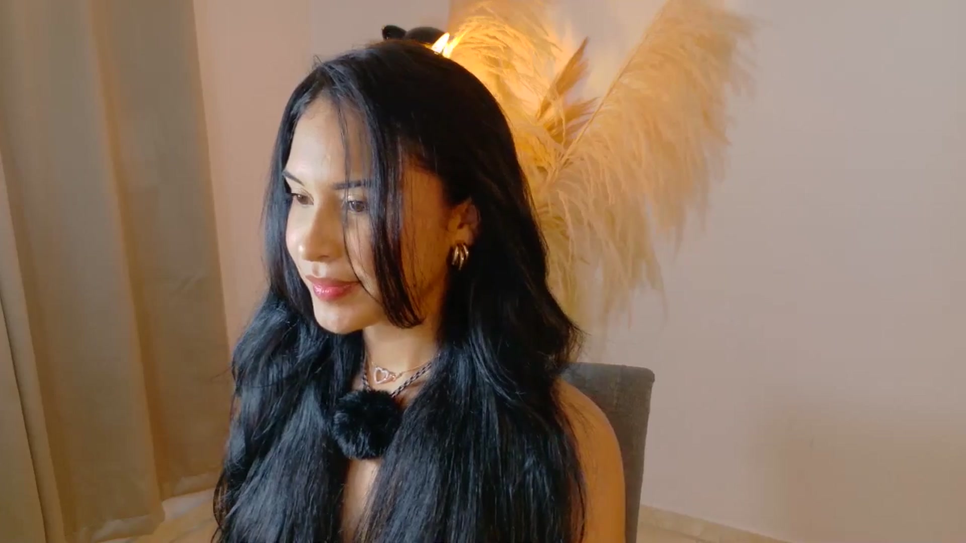 Gallery image thumbnail from Arielle_1's myfreecams stream on, 09/20/2025, 01:33 image 9 of 20
