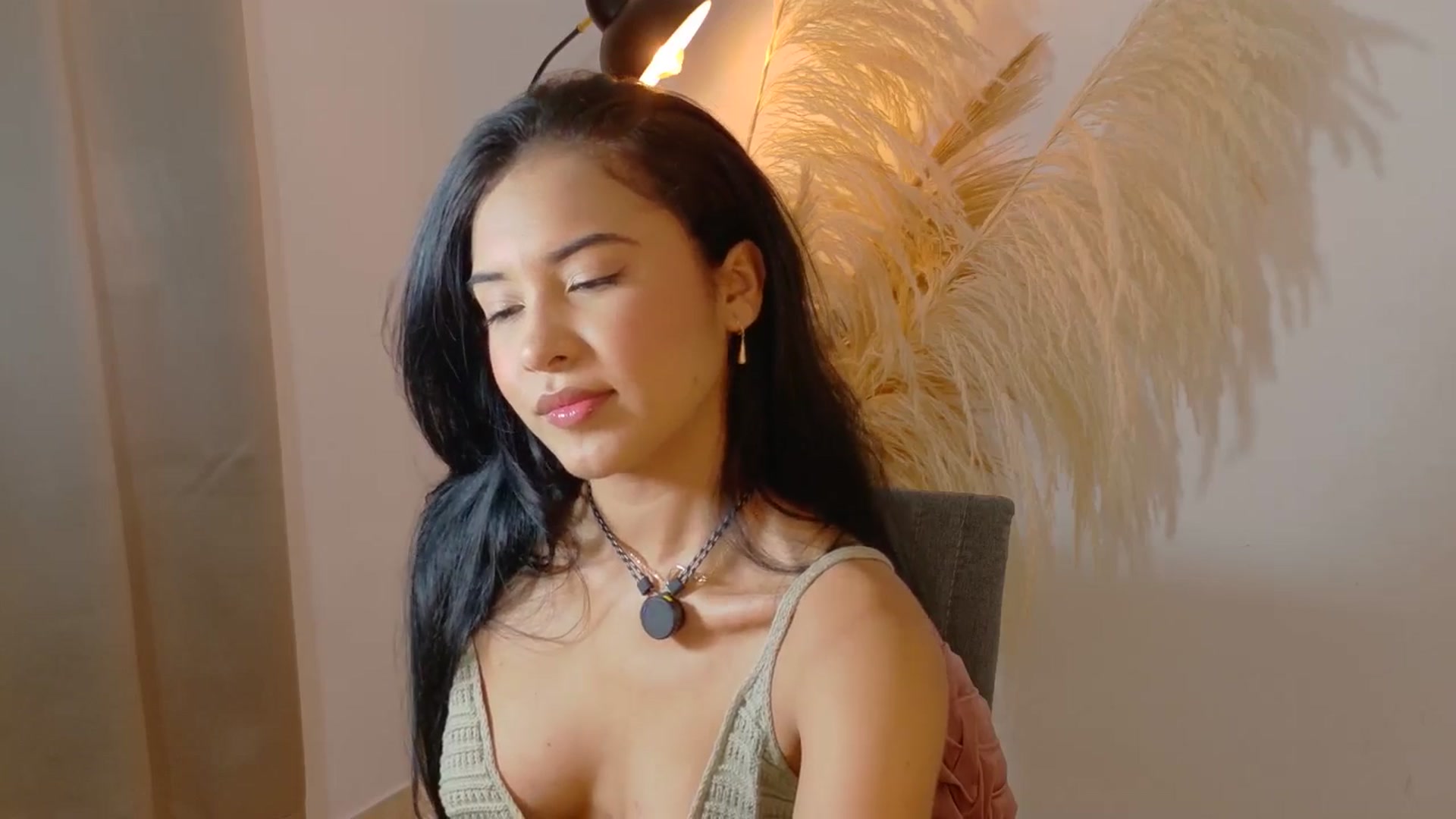 Gallery image thumbnail from Arielle_1's myfreecams stream on, 09/22/2025, 23:58 image 3 of 20