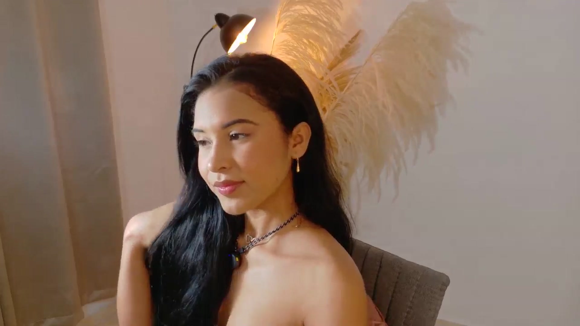 Gallery image thumbnail from Arielle_1's myfreecams stream on, 09/22/2025, 23:58 image 17 of 20