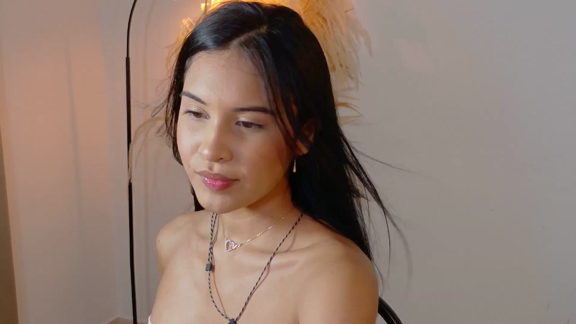 Gallery image thumbnail from Arielle_1's myfreecams stream on, 09/27/2025, 01:04 image 10 of 20