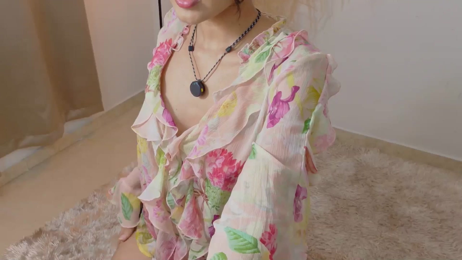 Gallery image thumbnail from Arielle_1's myfreecams stream on, 10/04/2025, 24:16 image 17 of 20