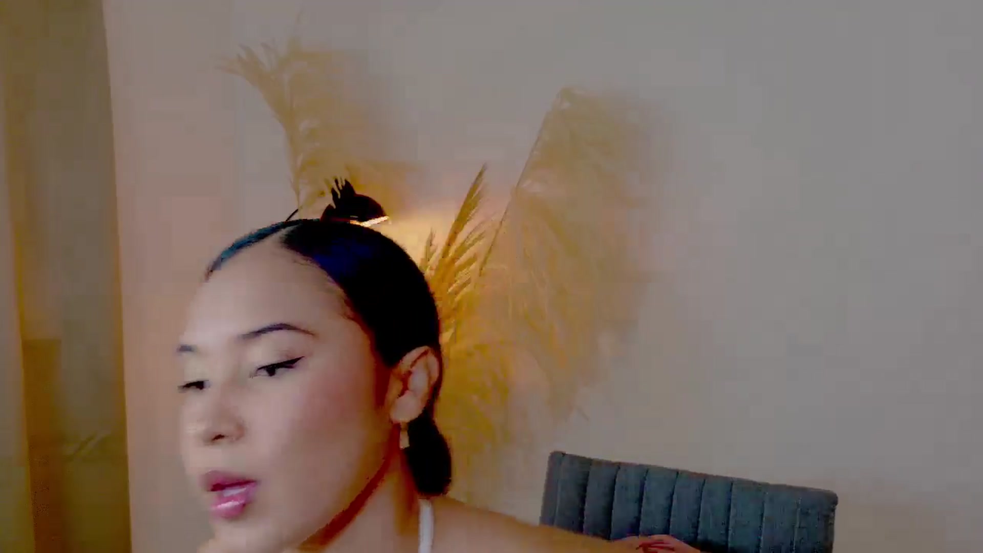Gallery image thumbnail from Arielle_1's myfreecams stream on, 10/05/2025, 14:15 image 4 of 20