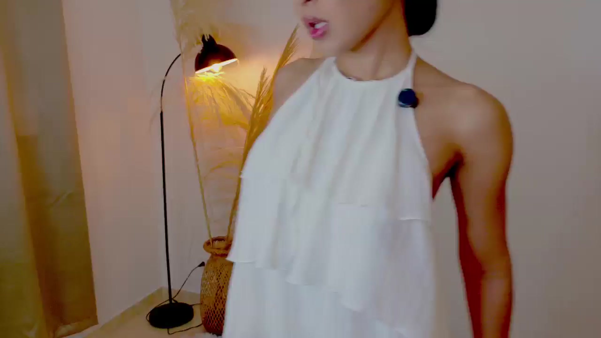 Gallery image thumbnail from Arielle_1's myfreecams stream on, 10/05/2025, 14:15 image 1 of 20