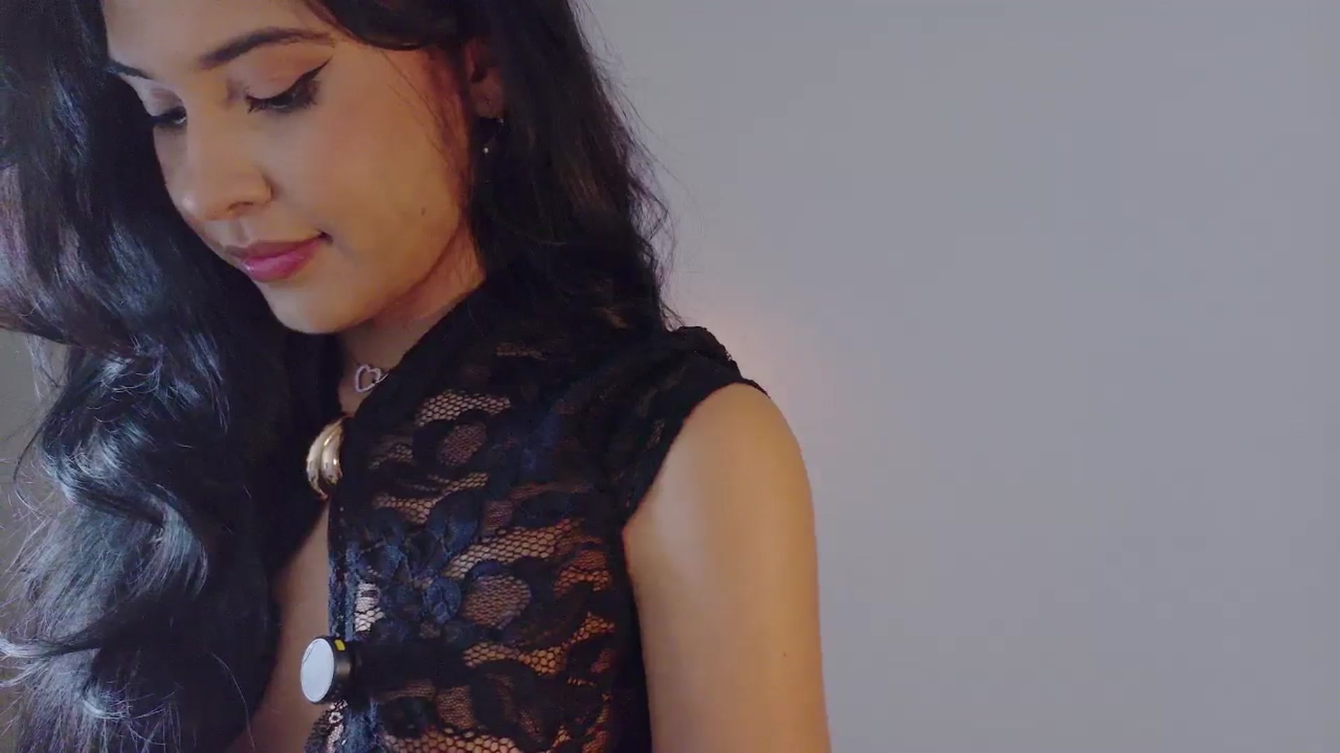 Gallery image thumbnail from Arielle_1's myfreecams stream on, 10/12/2025, 24:45 image 6 of 20