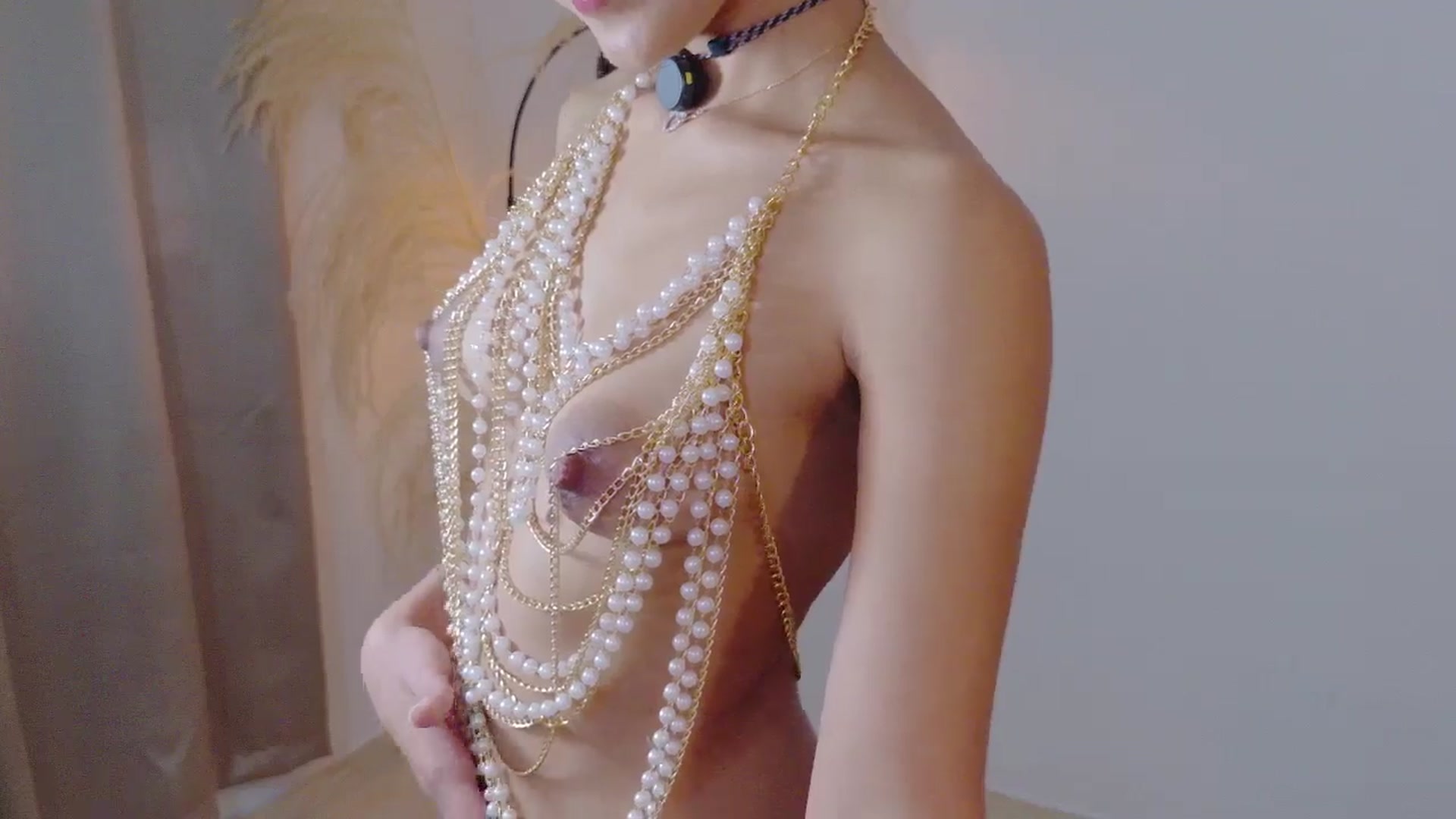 Gallery image thumbnail from Arielle_1's myfreecams stream on, 10/13/2025, 23:08 image 6 of 20