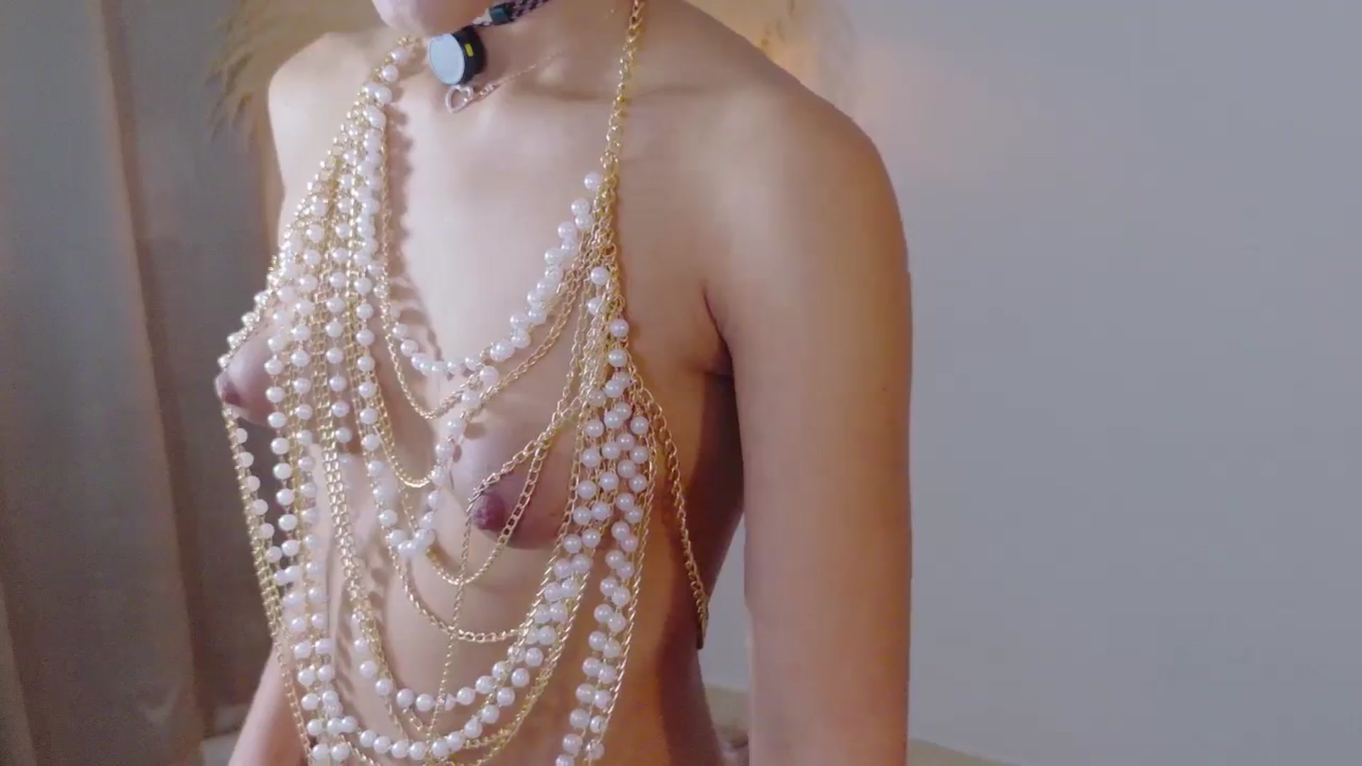 Gallery image thumbnail from Arielle_1's myfreecams stream on, 10/13/2025, 23:08 image 9 of 20