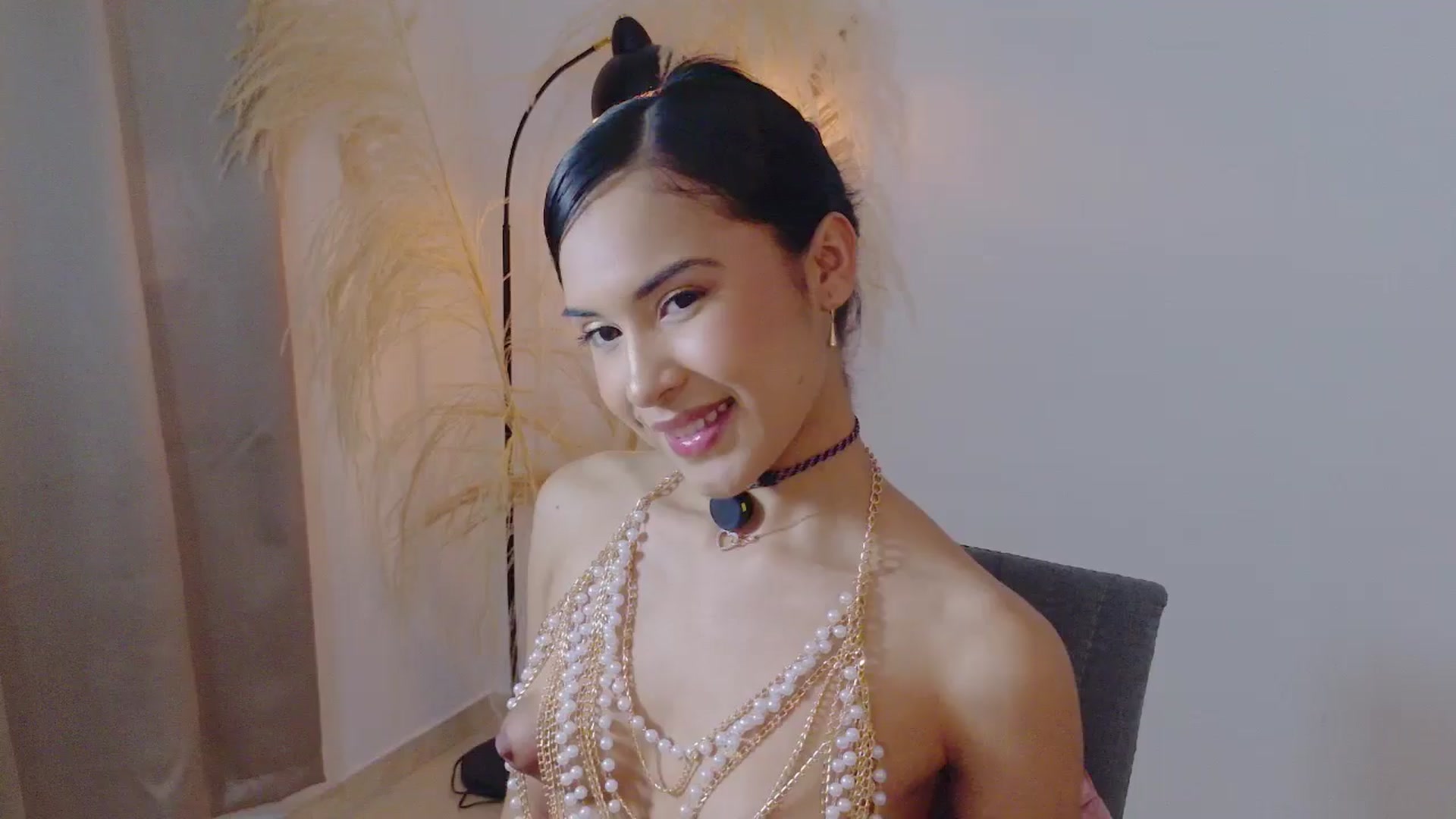 Gallery image thumbnail from Arielle_1's myfreecams stream on, 10/13/2025, 23:08 image 20 of 20