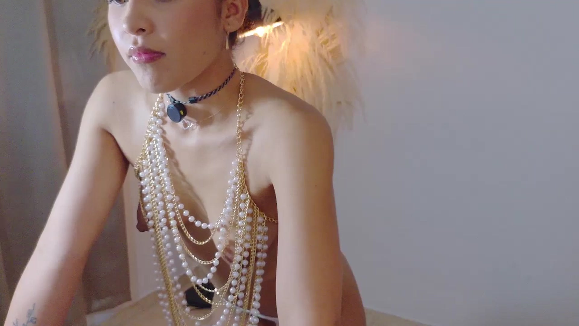 Gallery image thumbnail from Arielle_1's myfreecams stream on, 10/13/2025, 23:08 image 13 of 20