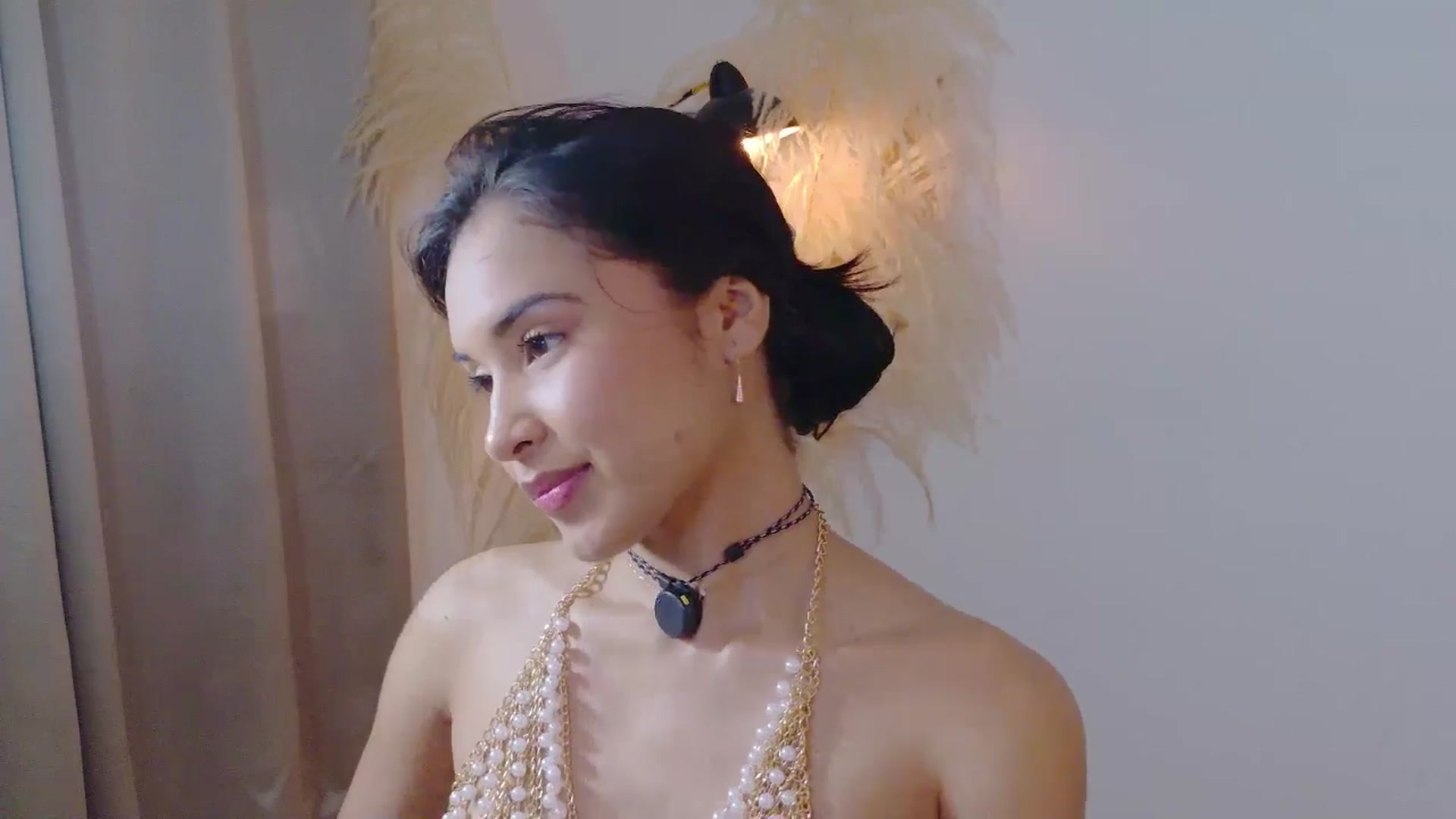 Gallery image thumbnail from Arielle_1's myfreecams stream on, 10/14/2025, 24:01 image 18 of 20