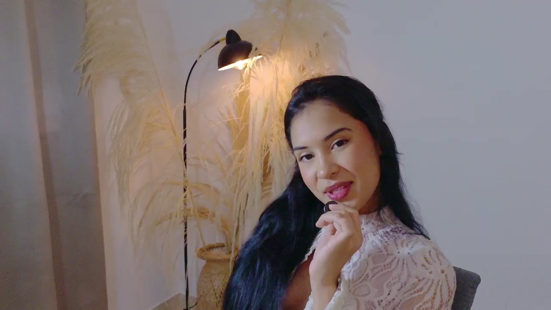 Gallery image thumbnail from Arielle_1's myfreecams stream on, 10/15/2025, 13:38 image 18 of 20