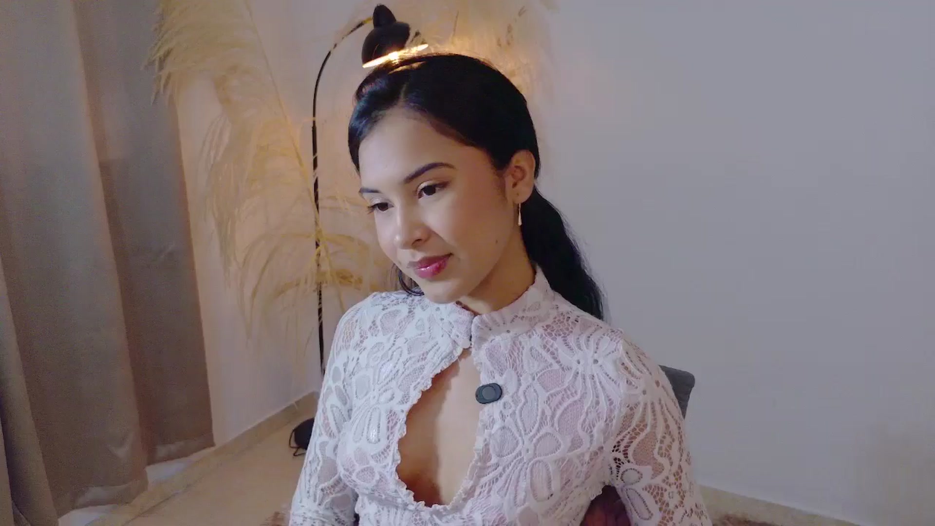 Gallery image thumbnail from Arielle_1's myfreecams stream on, 10/15/2025, 13:38 image 3 of 20