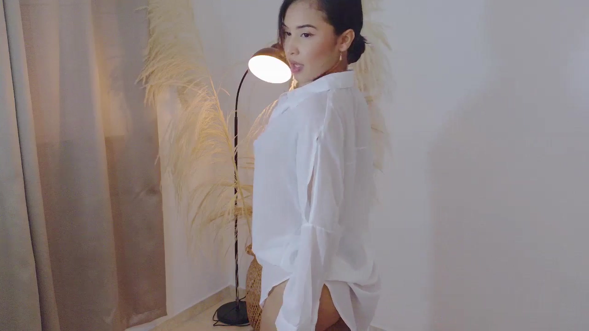 Gallery image thumbnail from Arielle_1's myfreecams stream on, 10/17/2025, 15:00 image 12 of 20