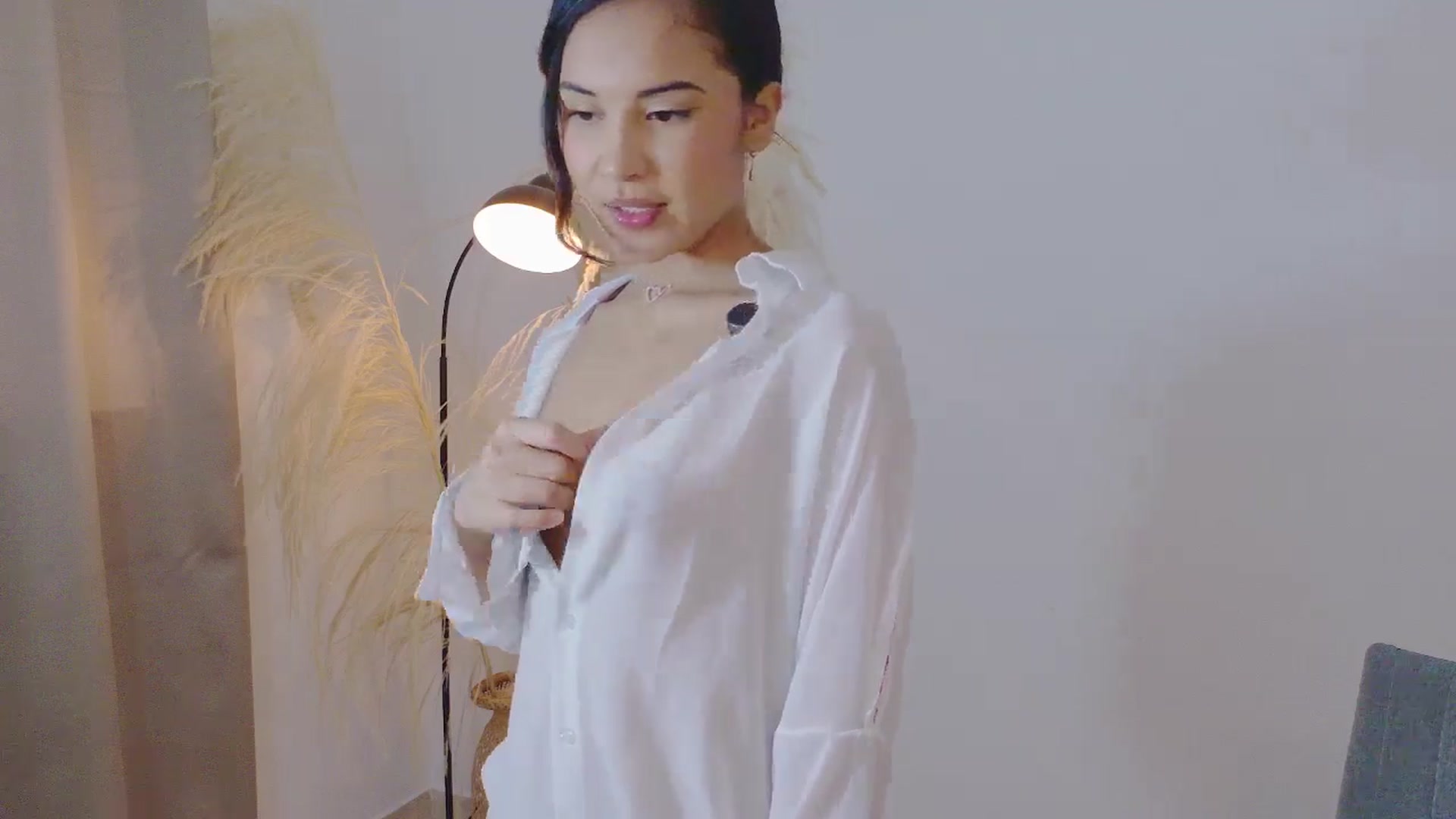 Gallery image thumbnail from Arielle_1's myfreecams stream on, 10/17/2025, 15:00 image 14 of 20