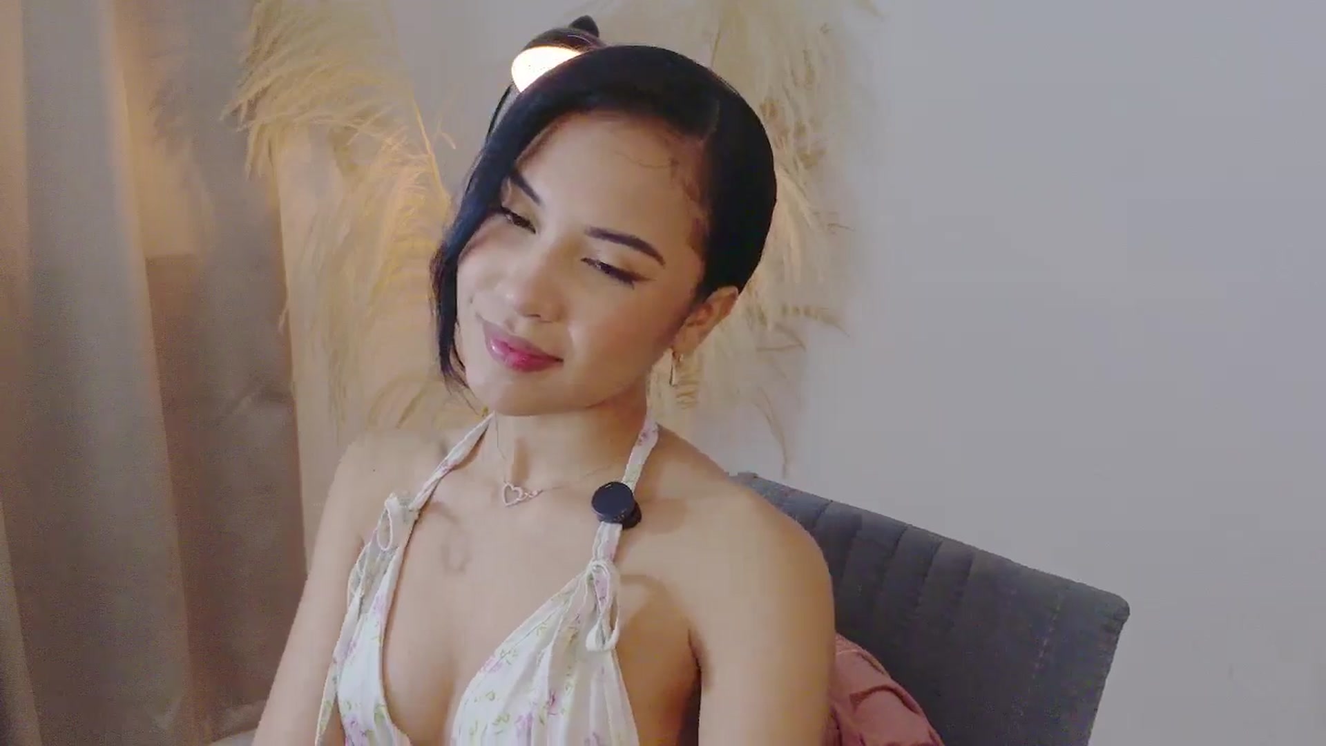 Gallery image thumbnail from Arielle_1's myfreecams stream on, 10/17/2025, 15:00 image 3 of 20
