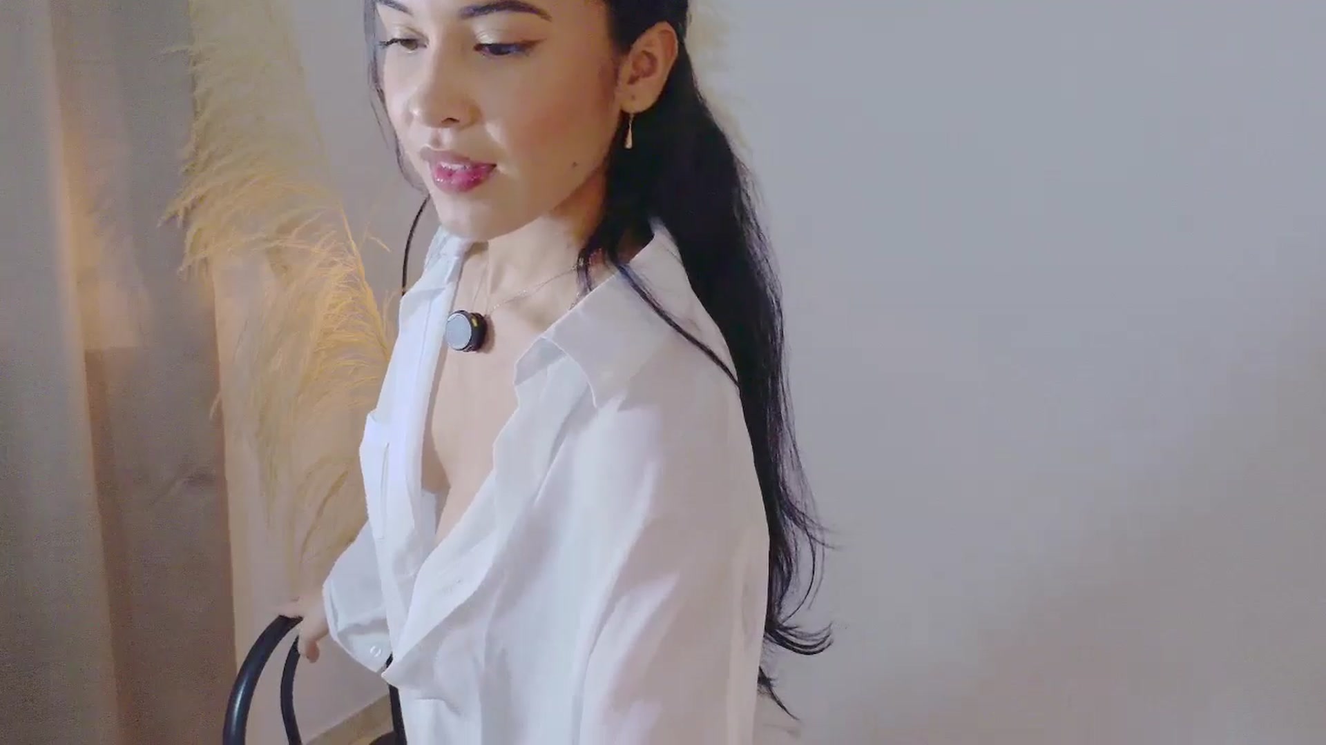 Gallery image thumbnail from Arielle_1's myfreecams stream on, 10/17/2025, 16:52 image 5 of 20