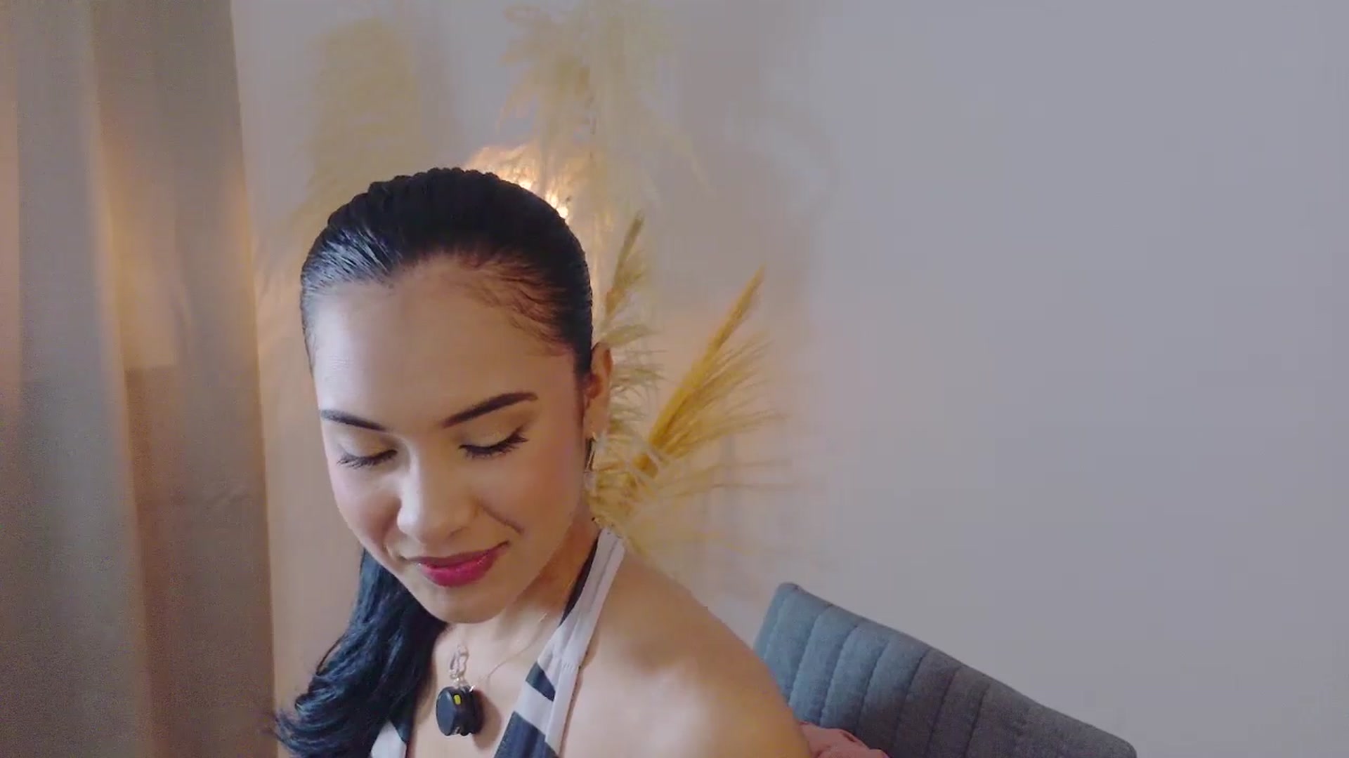 Gallery image thumbnail from Arielle_1's myfreecams stream on, 10/21/2025, 14:43 image 4 of 20