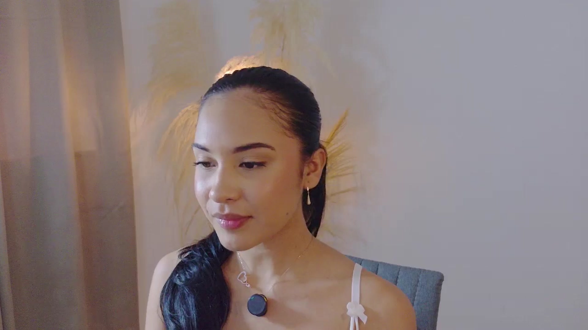 Gallery image thumbnail from Arielle_1's myfreecams stream on, 10/21/2025, 15:49 image 10 of 20
