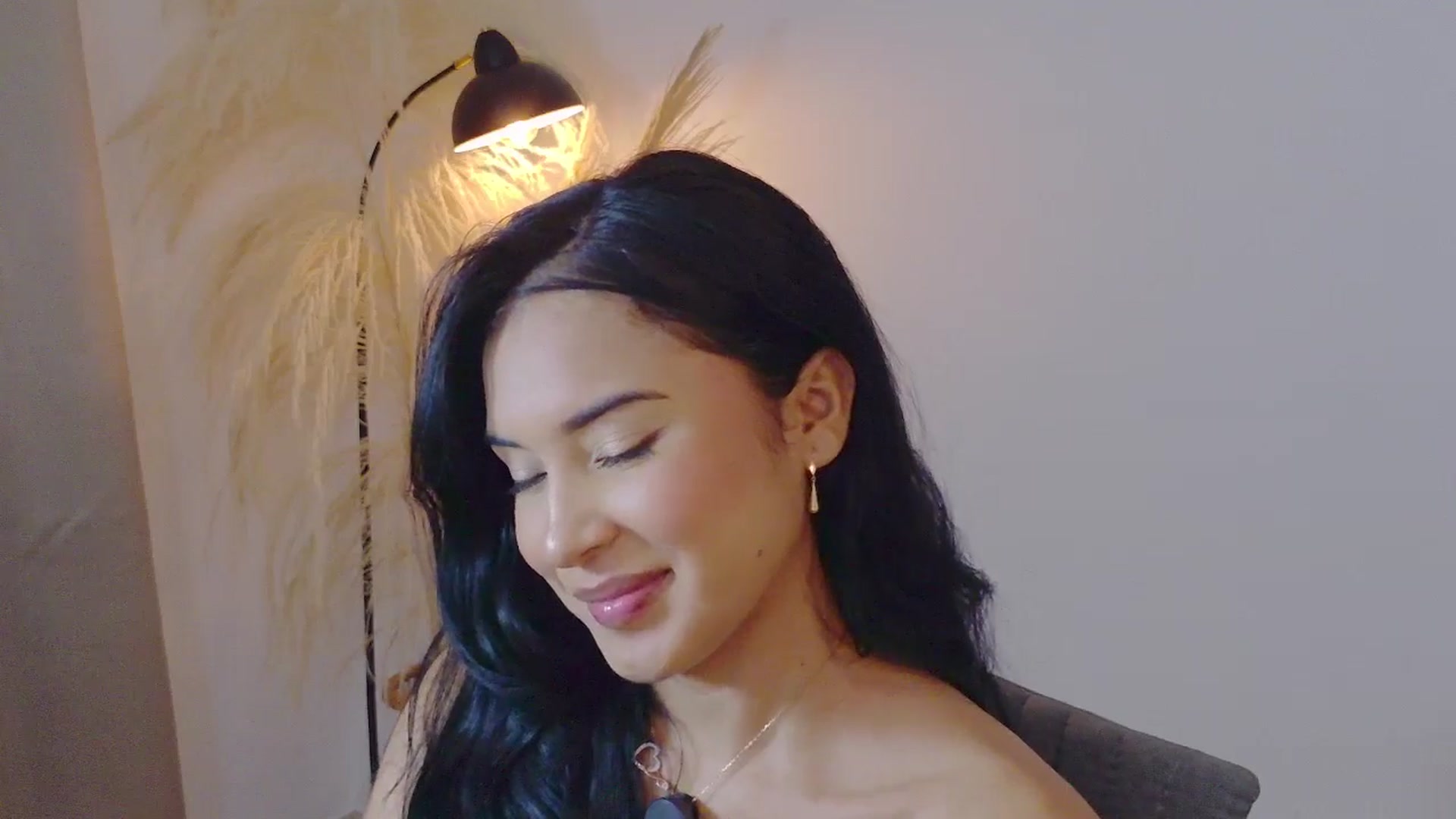 Gallery image thumbnail from Arielle_1's myfreecams stream on, 10/24/2025, 15:35 image 2 of 20