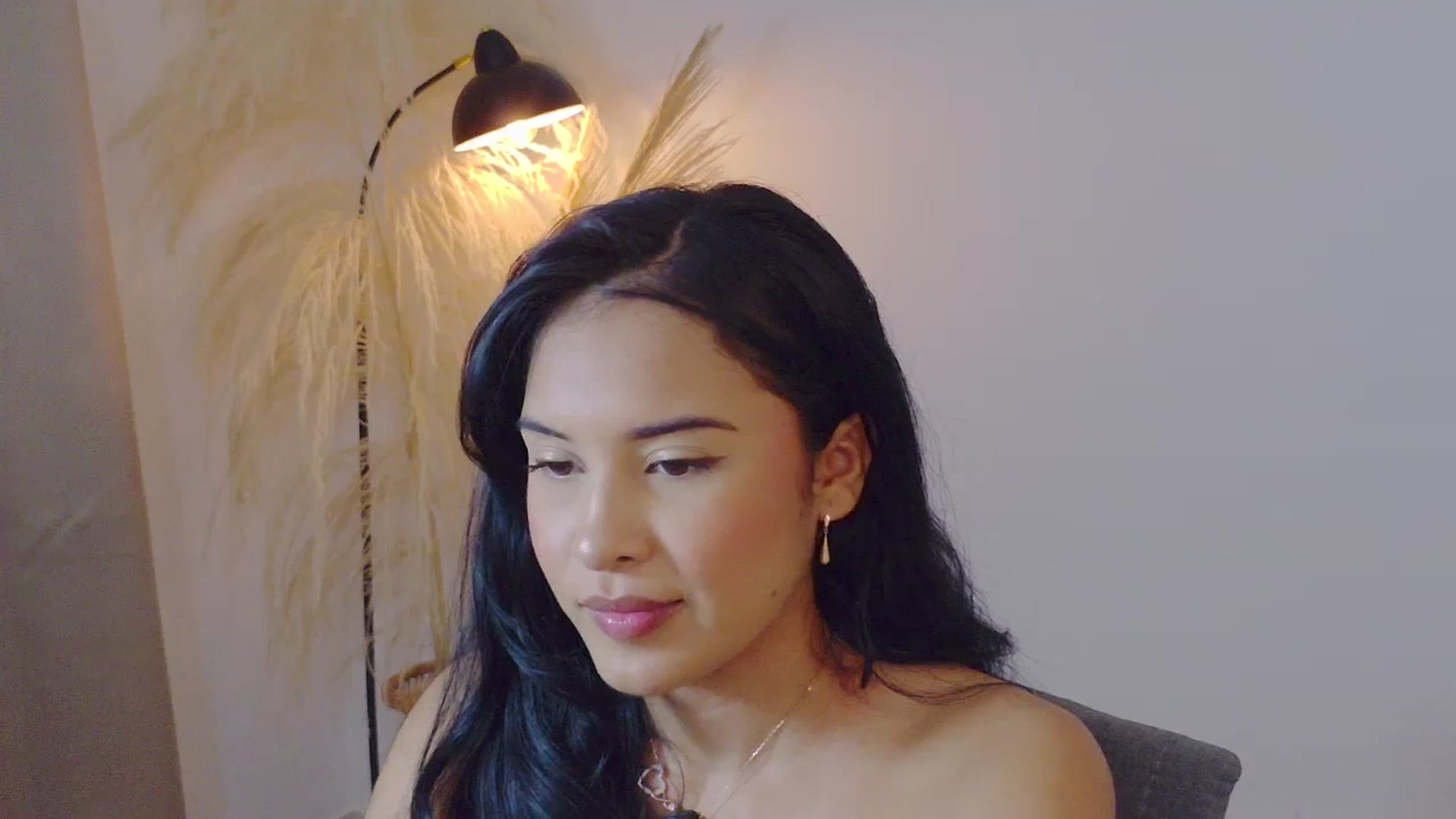 Gallery image thumbnail from Arielle_1's myfreecams stream on, 10/24/2025, 15:35 image 4 of 20