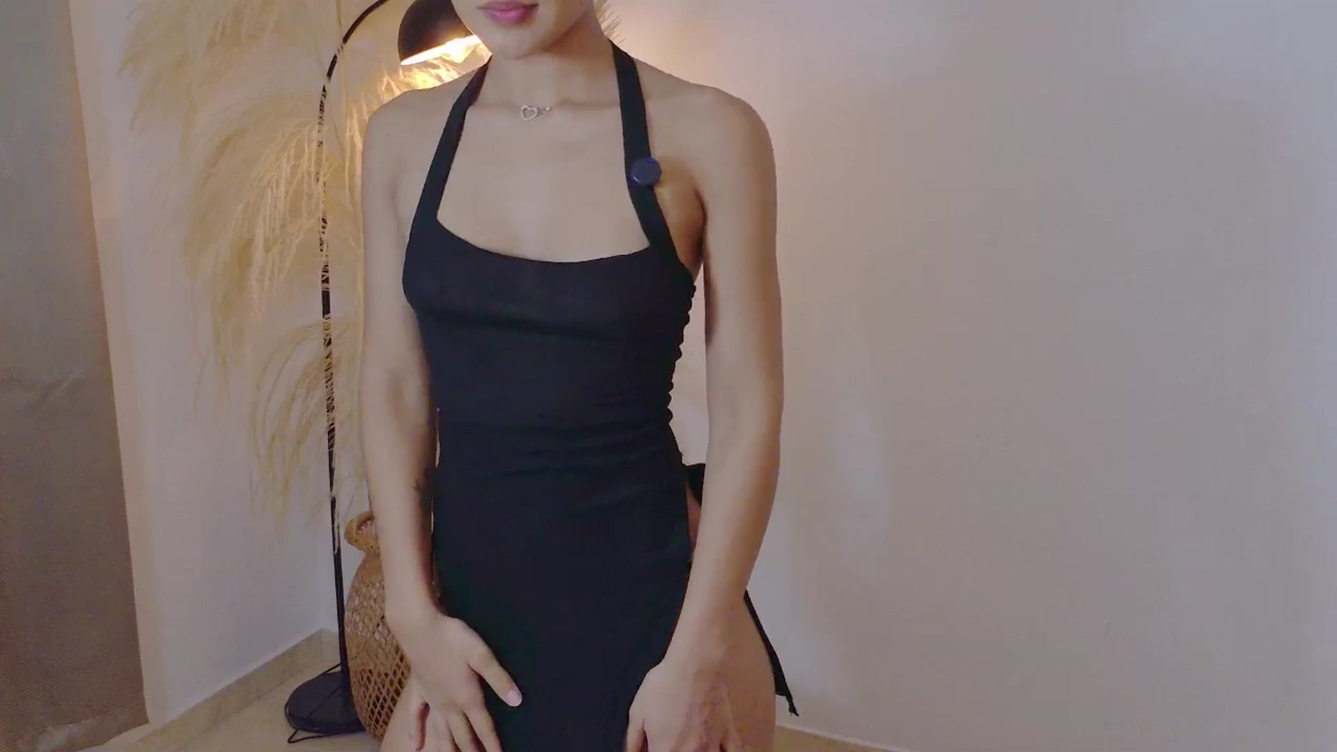Gallery image thumbnail from Arielle_1's myfreecams stream on, 10/28/2025, 15:14 image 5 of 20