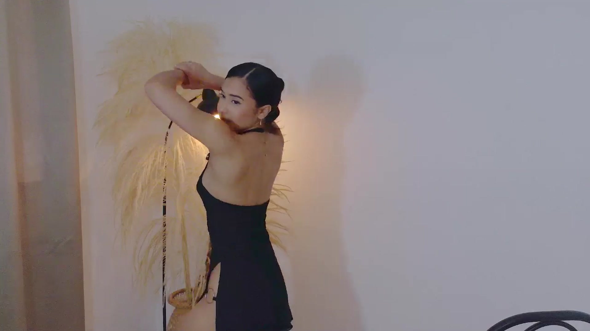 Gallery image thumbnail from Arielle_1's myfreecams stream on, 10/28/2025, 15:14 image 11 of 20