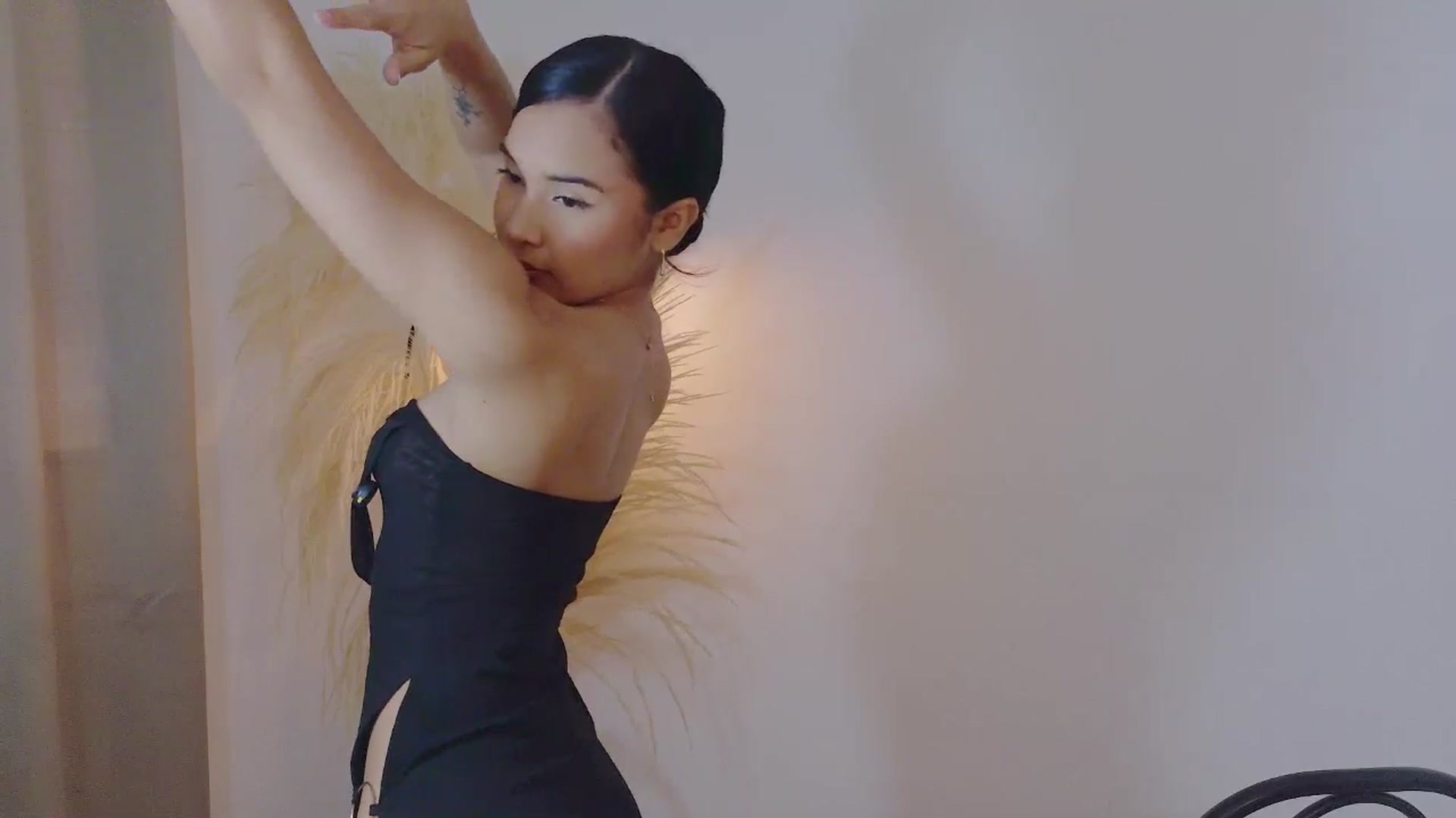 Gallery image thumbnail from Arielle_1's myfreecams stream on, 10/28/2025, 15:14 image 16 of 20
