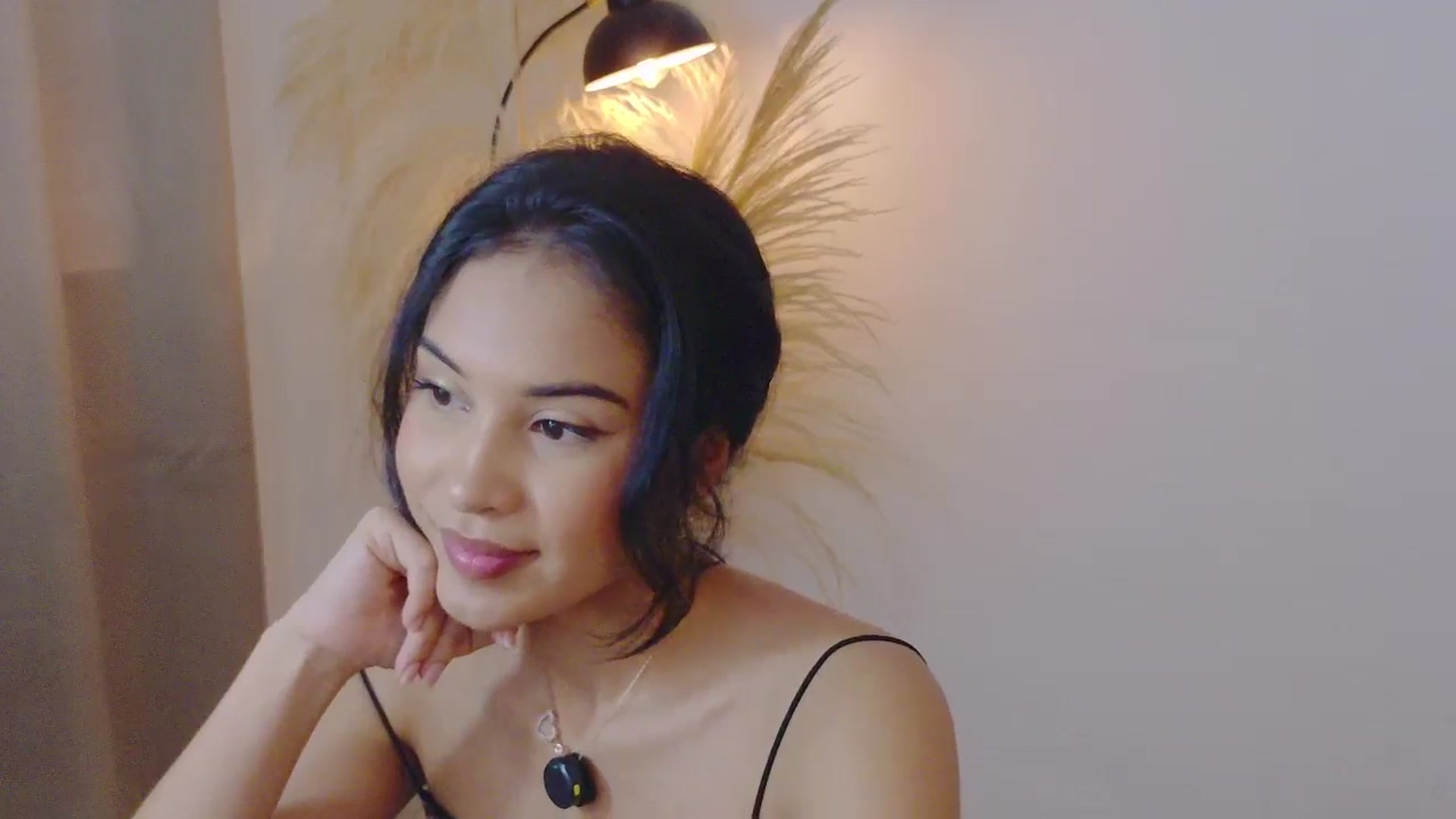 Gallery image thumbnail from Arielle_1's myfreecams stream on, 10/29/2025, 16:22 image 14 of 20