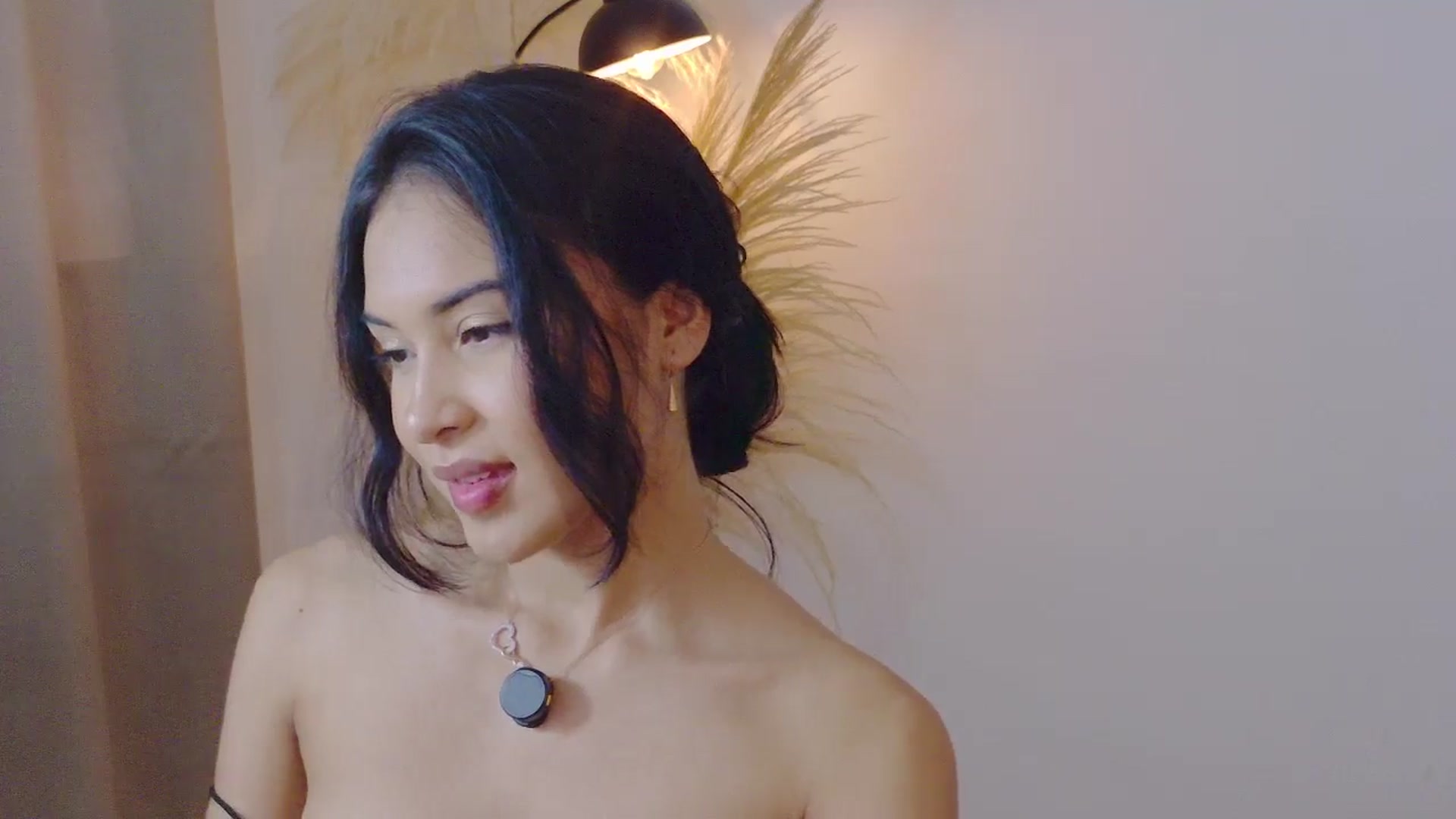 Gallery image thumbnail from Arielle_1's myfreecams stream on, 10/29/2025, 16:22 image 17 of 20